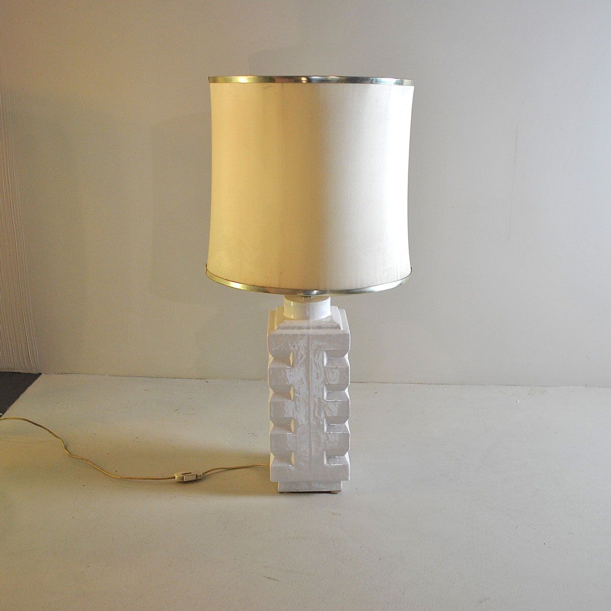 White ceramic table lamp, 1960s
