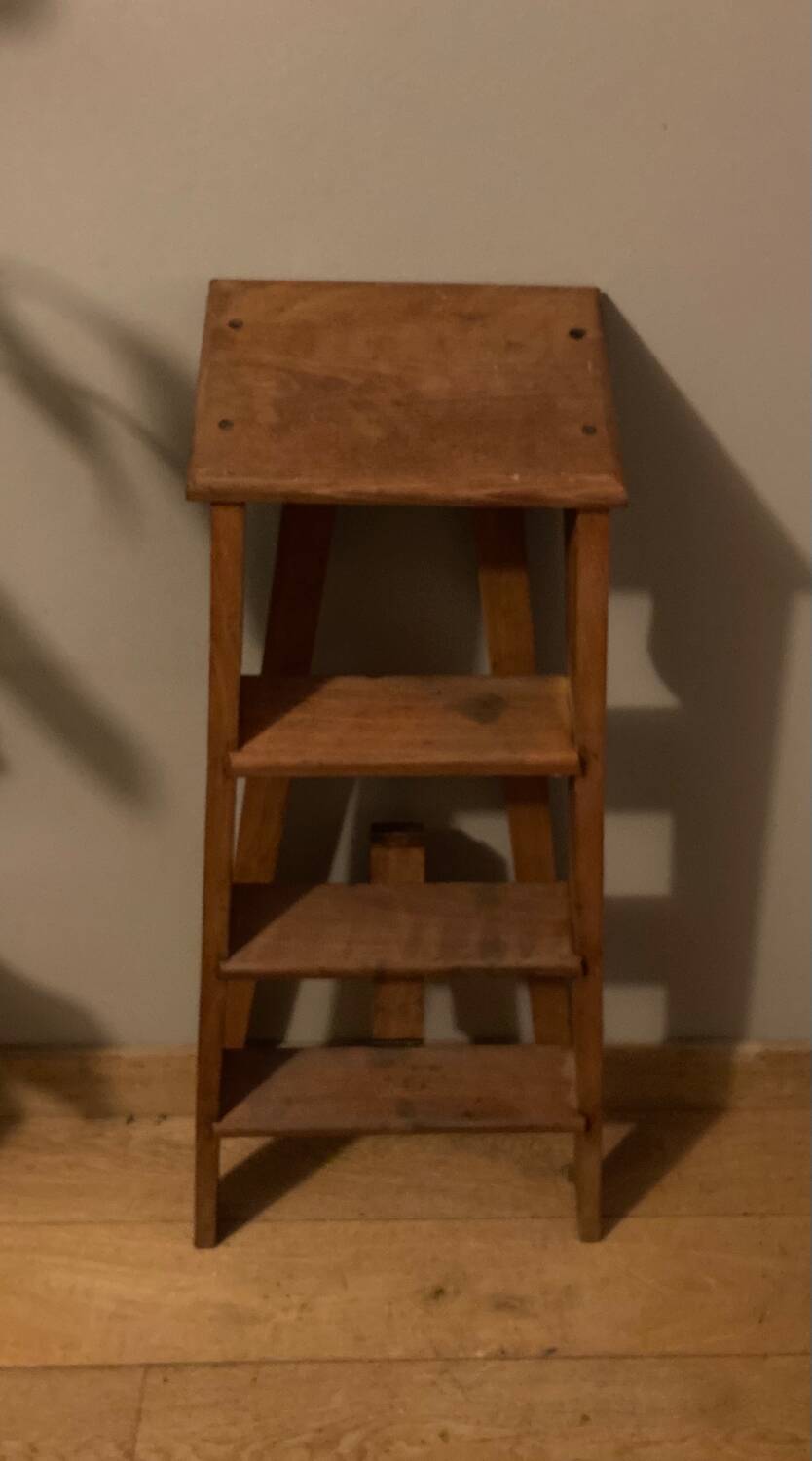 Solid wood stepladder with 4 levels, 20th century, mortise-tenon mountings
