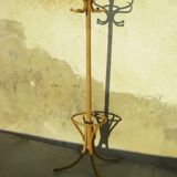 Baumann parrot coat rack