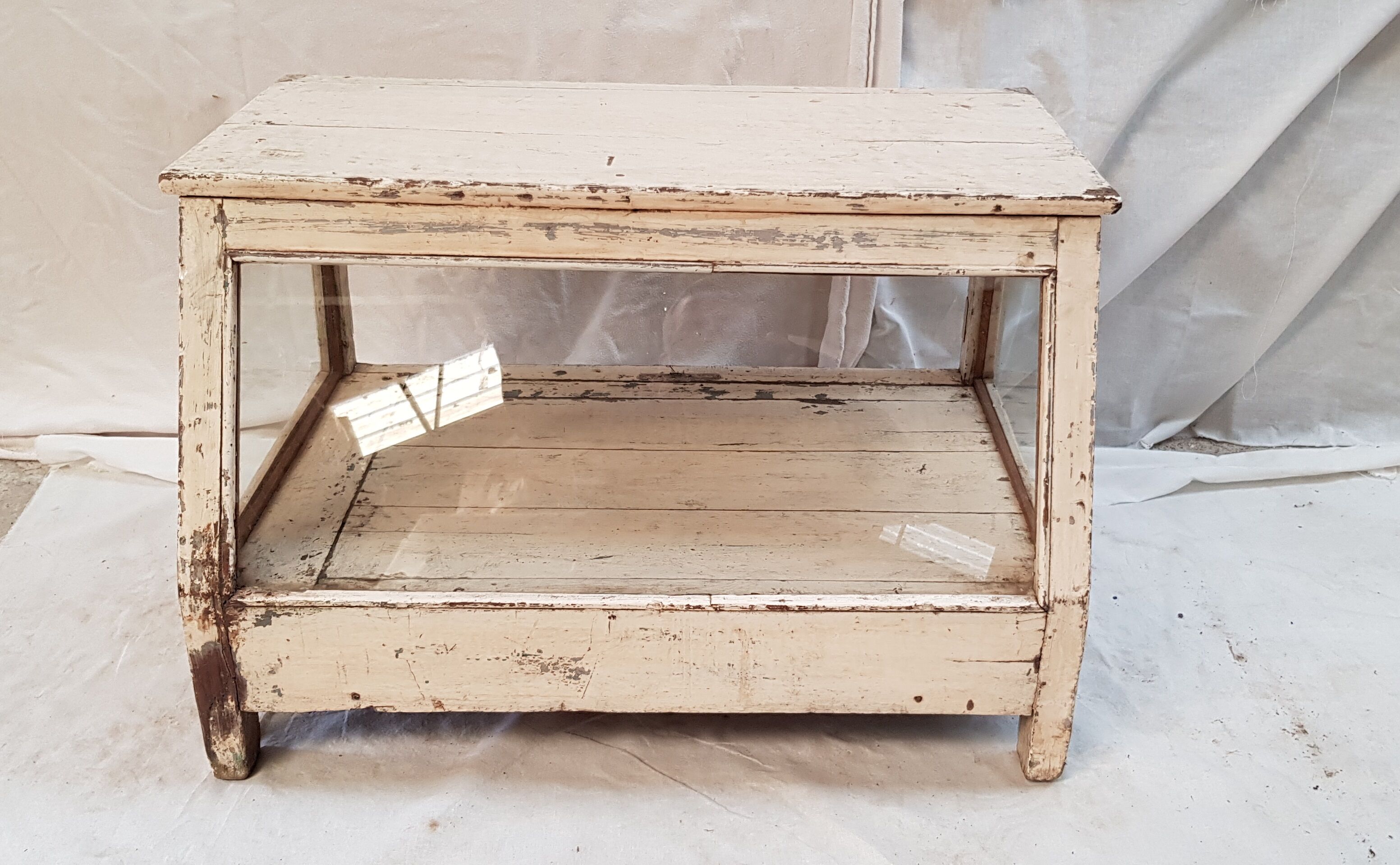 Former jeweler display