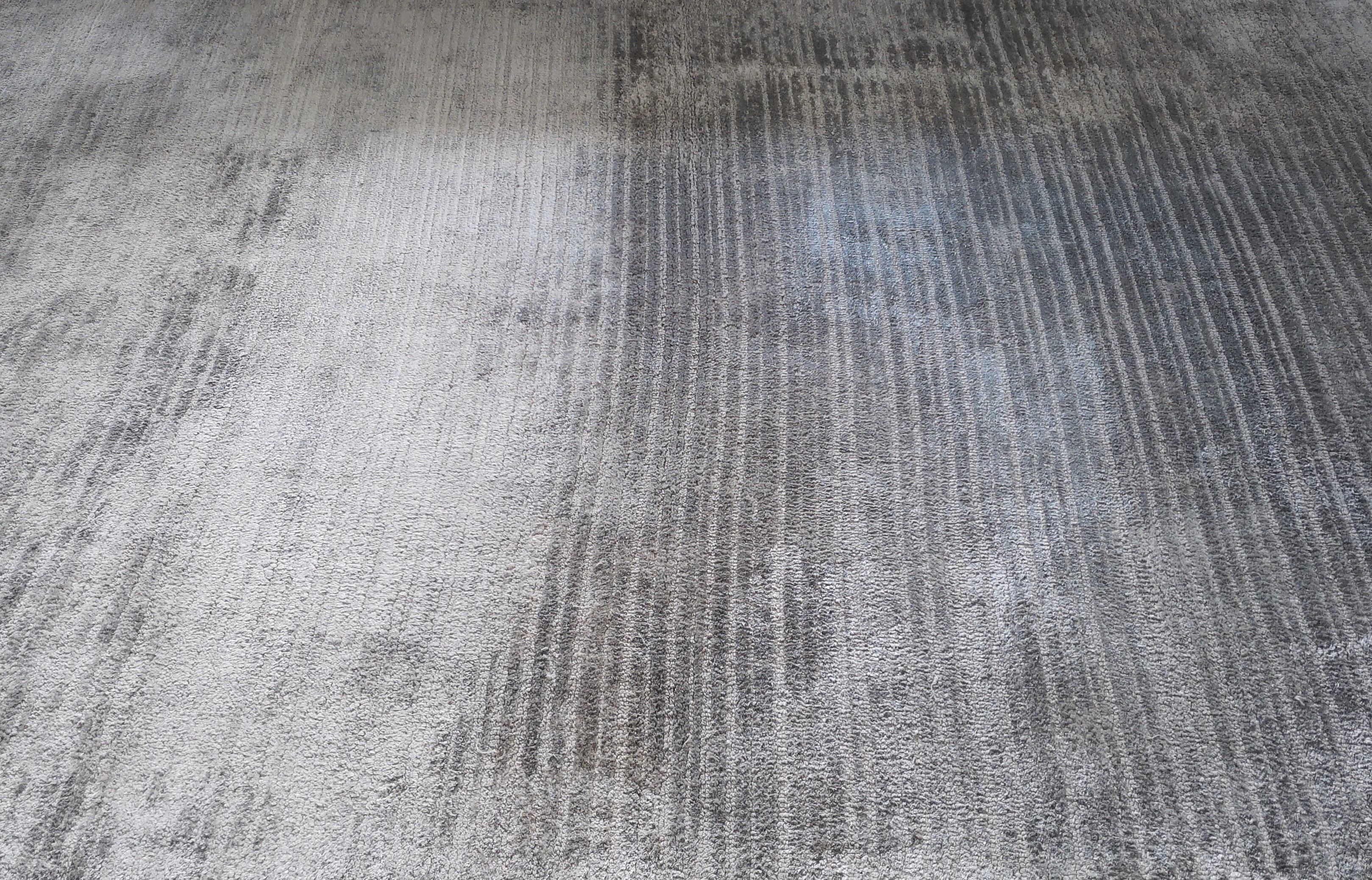 Contemporary carpet stepivi