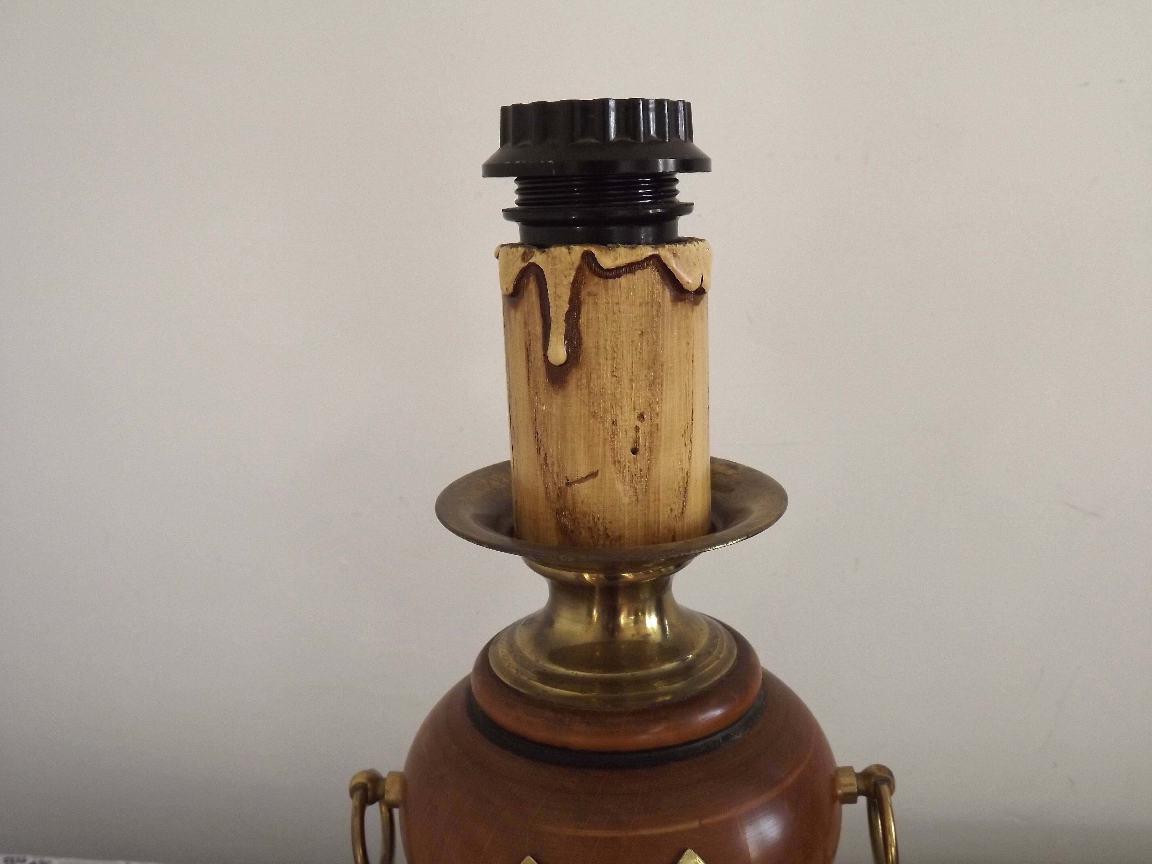 Turned wooden floor lamp with label and golden handles 1852