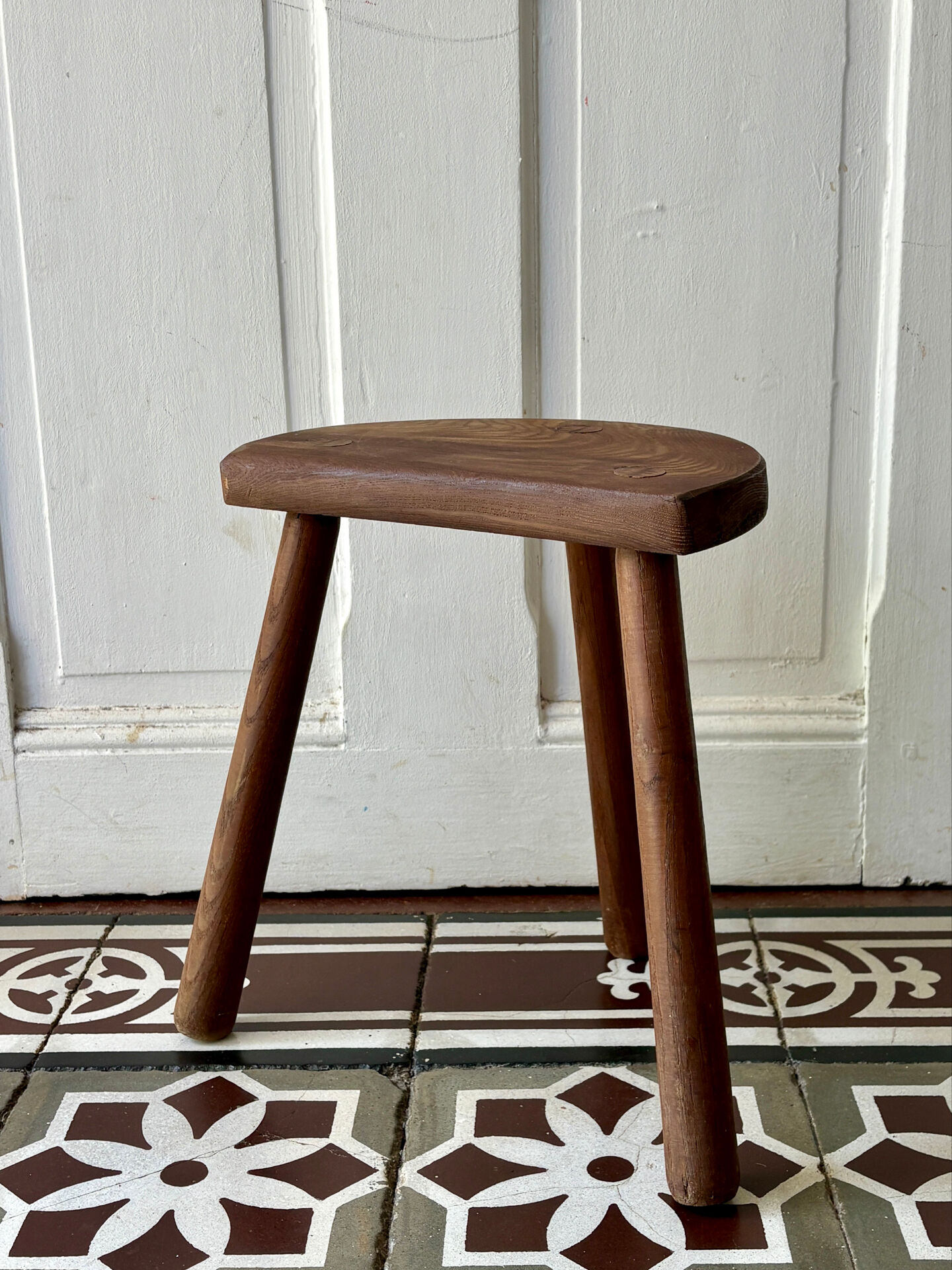 Tabouret tripode vintage en bois