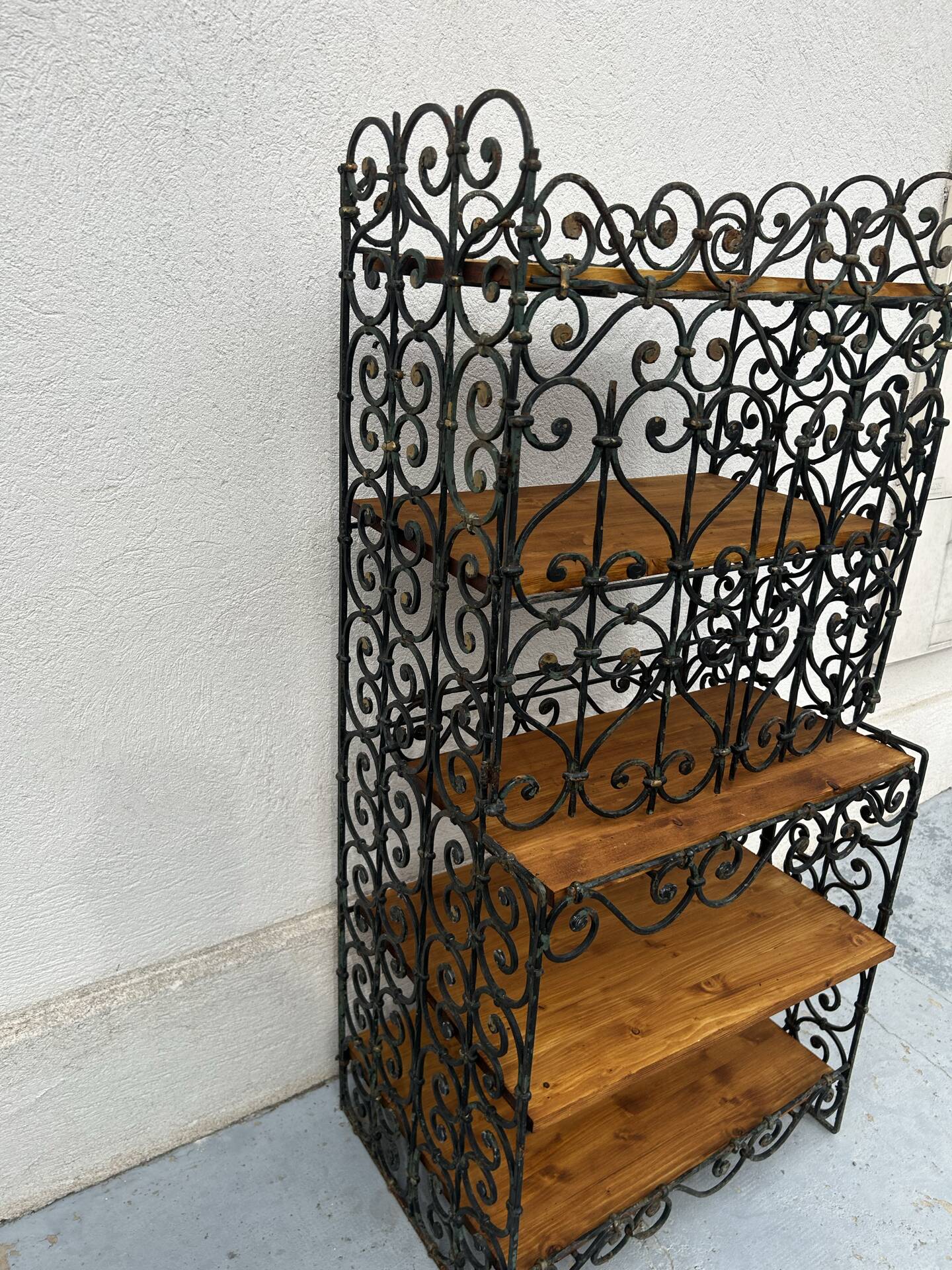 Antique display cabinet in wrought iron and wood