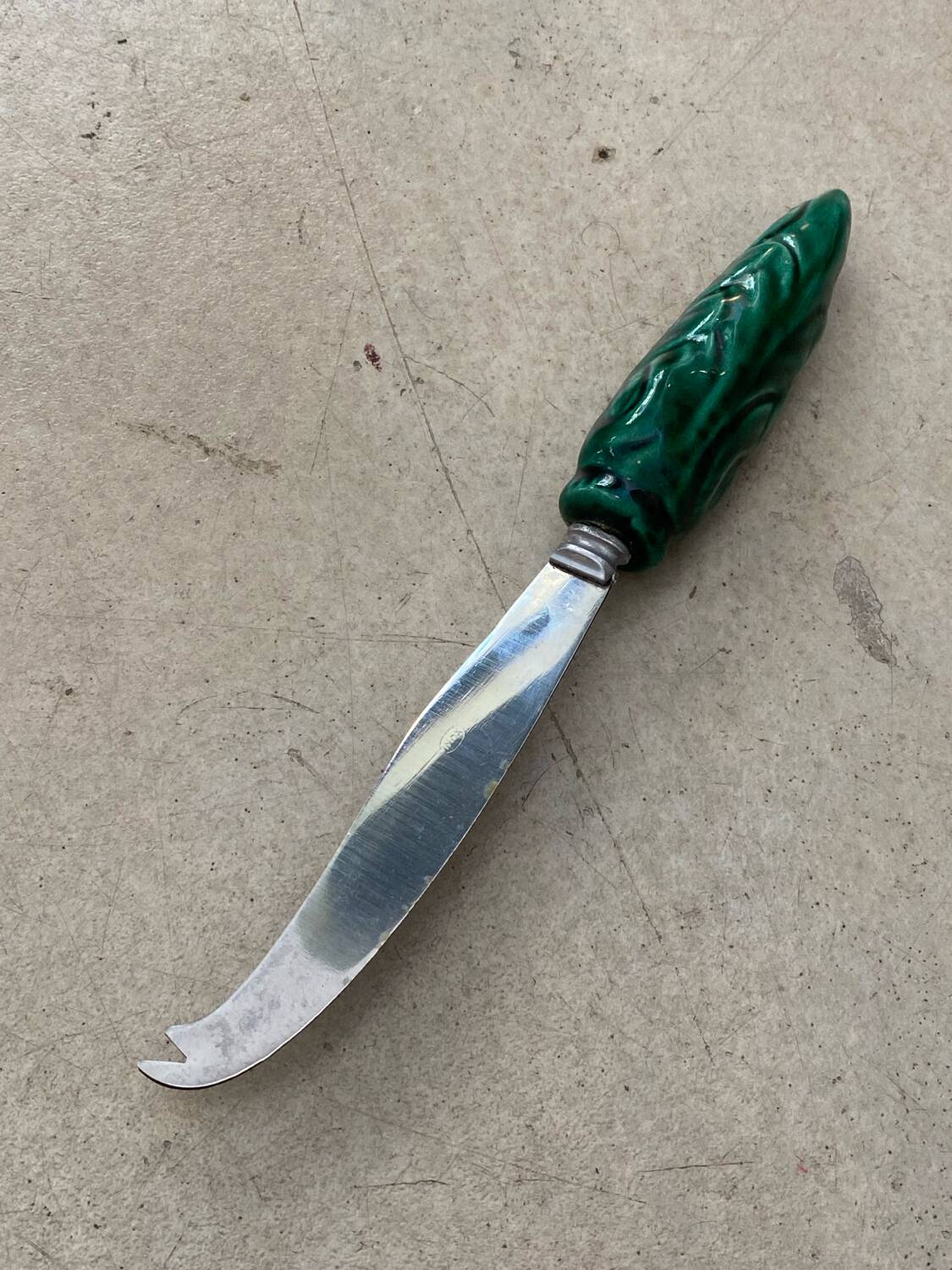 Cheese knife