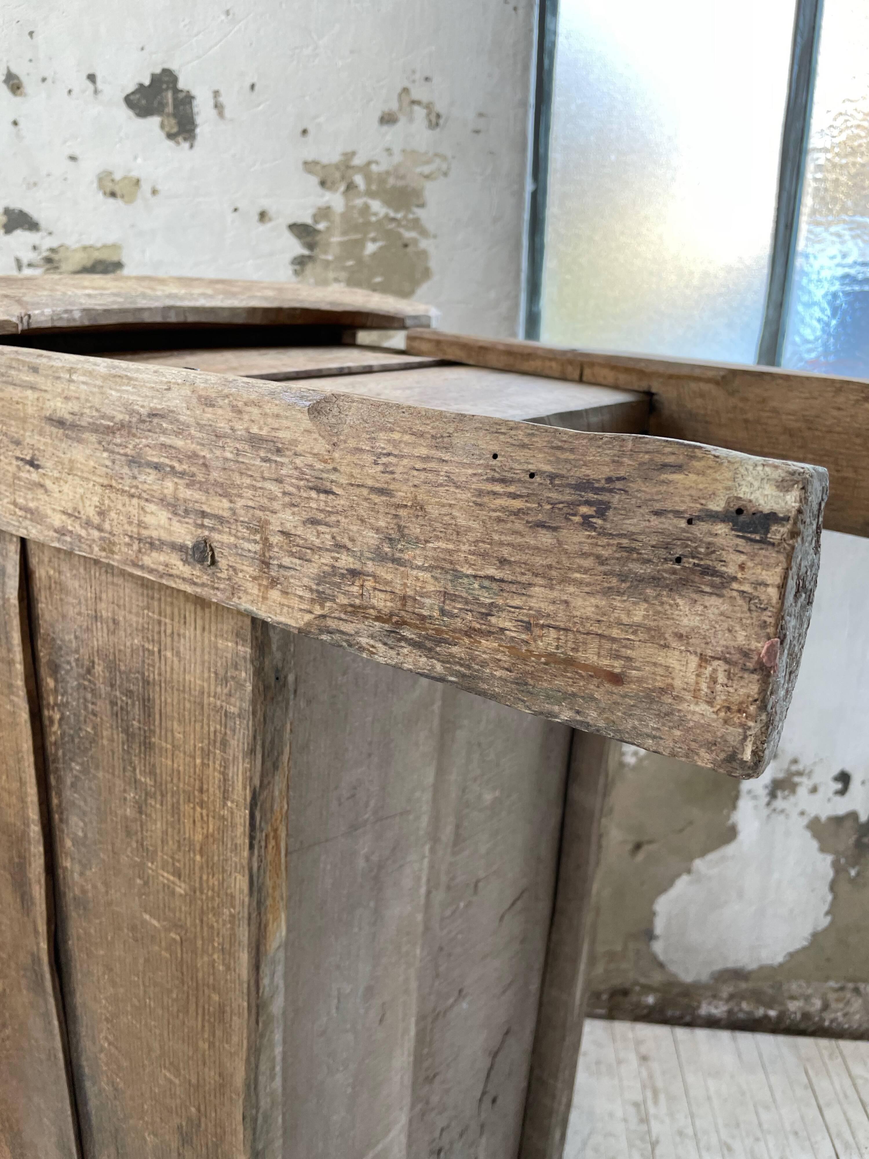 Shepherd's chest Vosges 1900 popular art