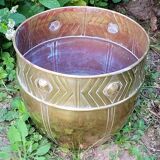 Cache pot en laiton ancien