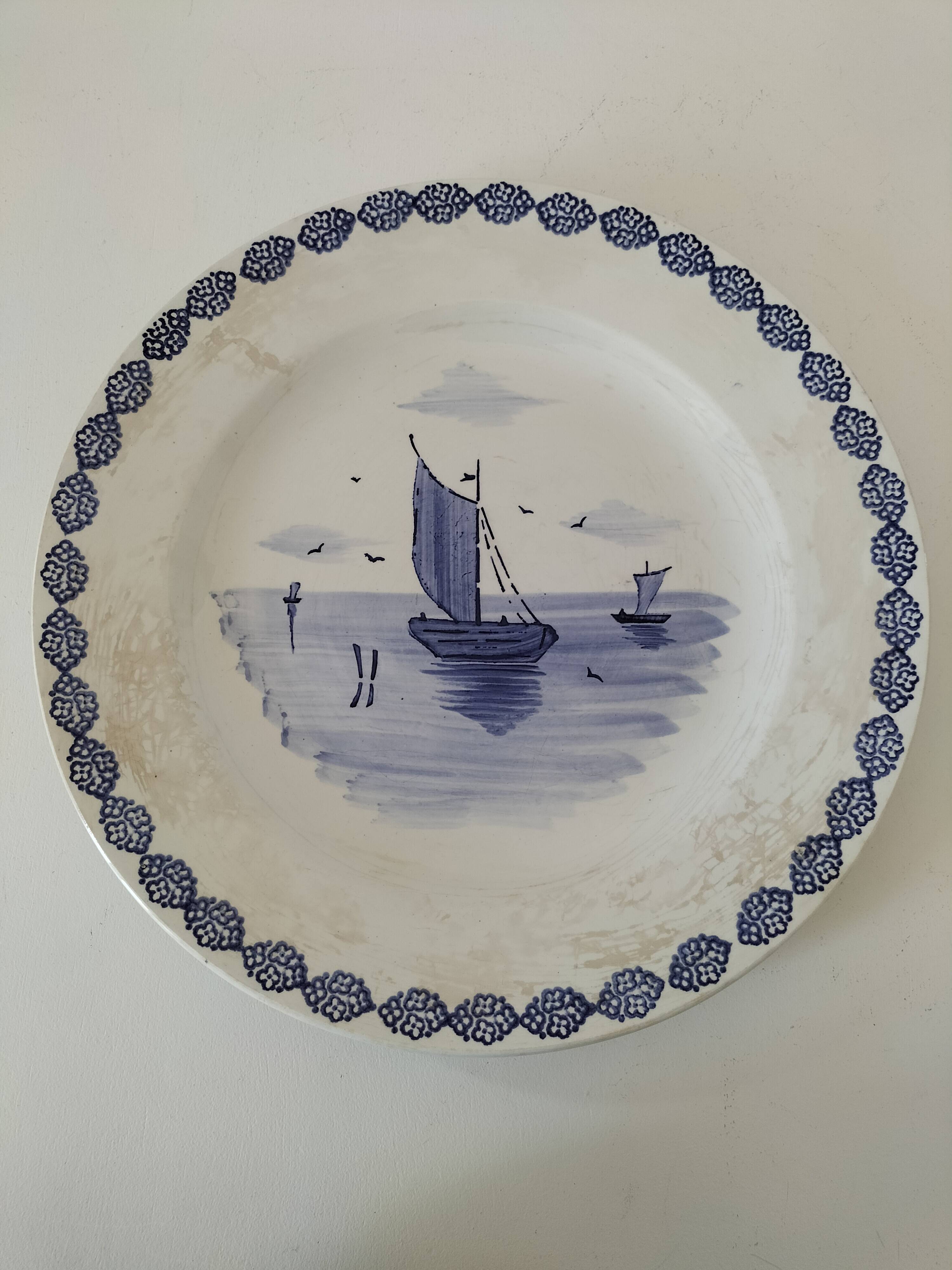 Large antique dish with sailboat decoration – signed A. Lebacqz & M. Bouchart