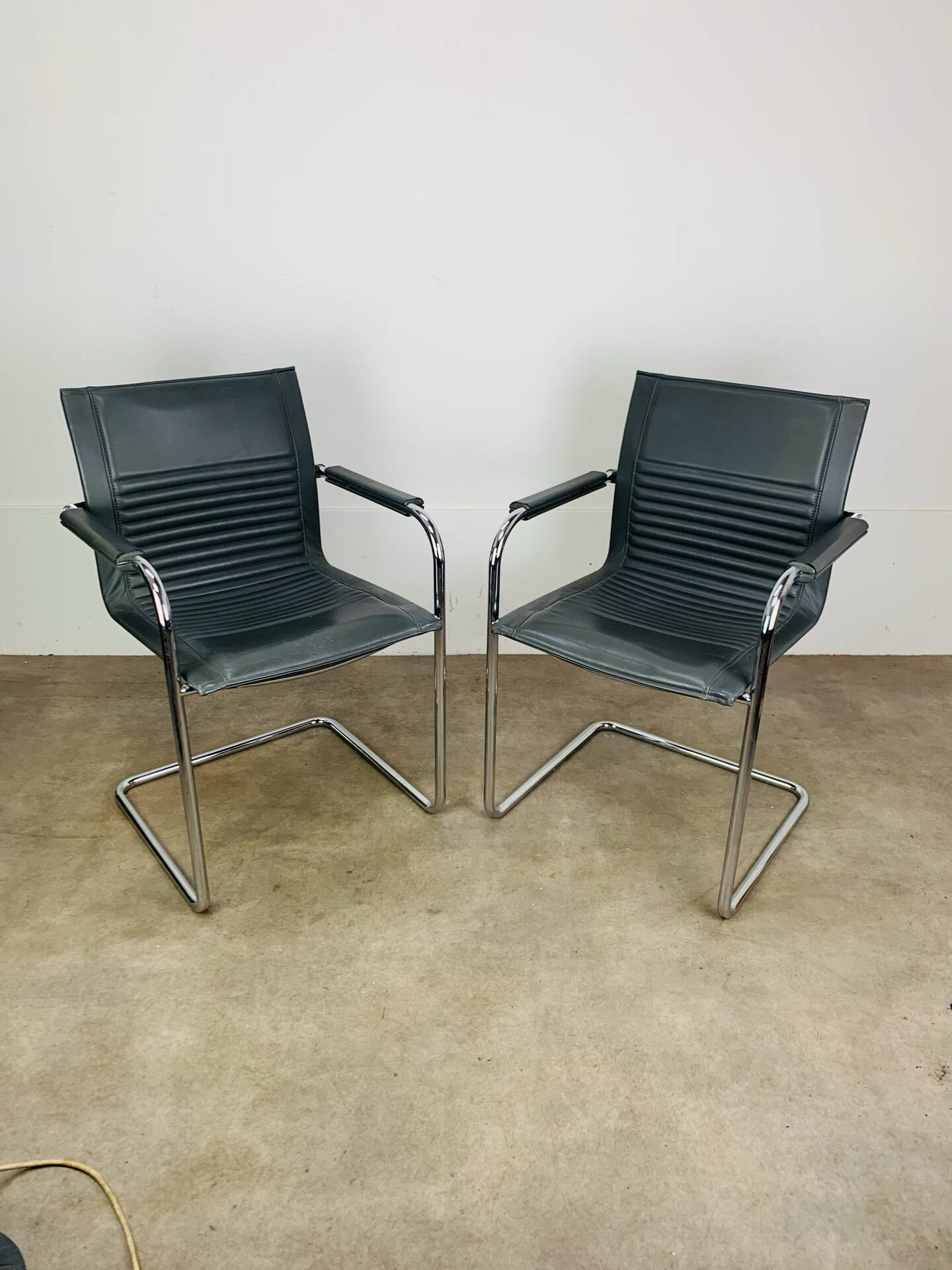 Pair of Dialog armchairs by Walter Knoll for Art Collection, leather