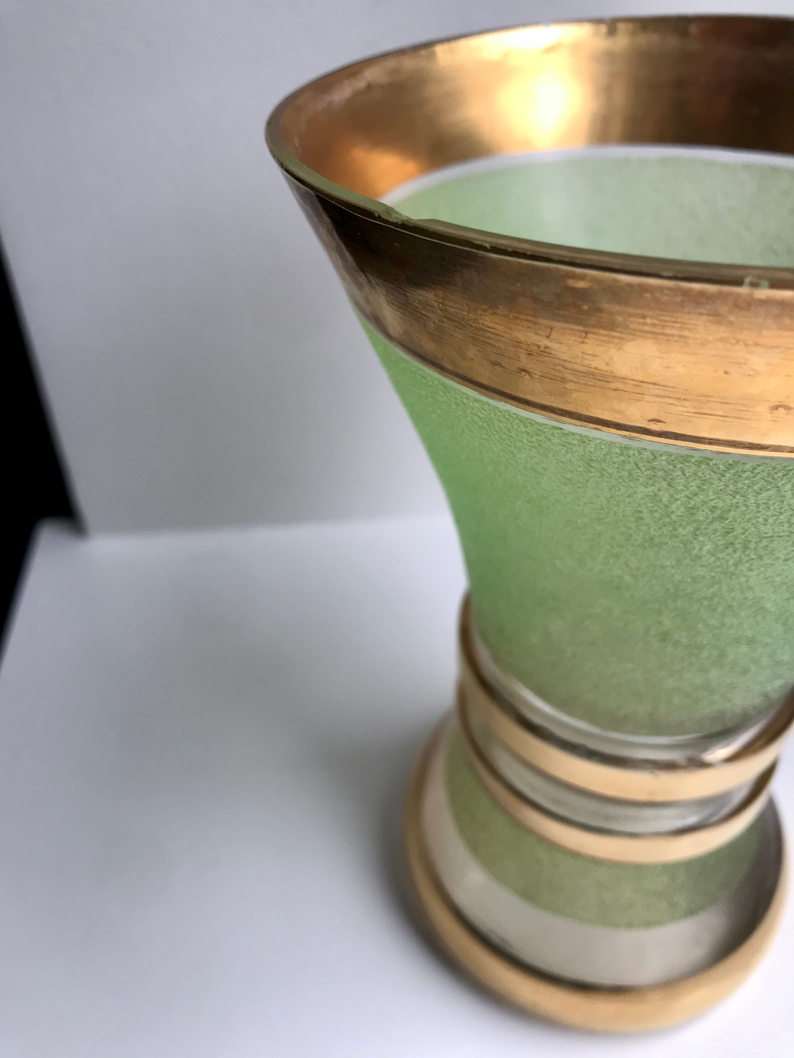 Green granita vase 60s