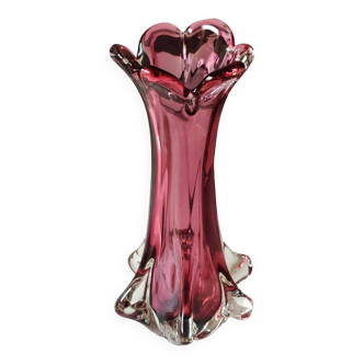 Murano Chambord vase by Fratelli Toso. Floral shape. In garnet red blown art glass. High 28 cm