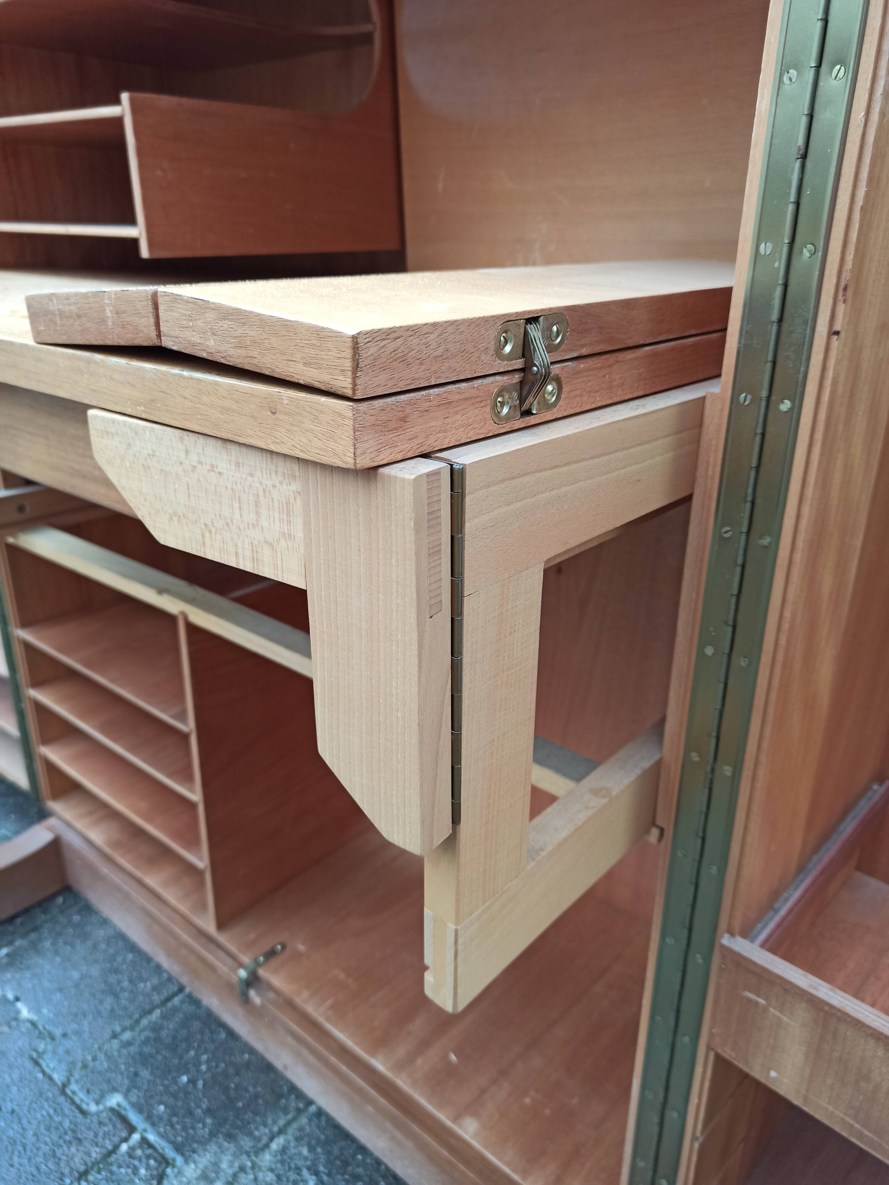 Folding desk says "Magic box" by designers Mummenthaler - Meier, Switzerland