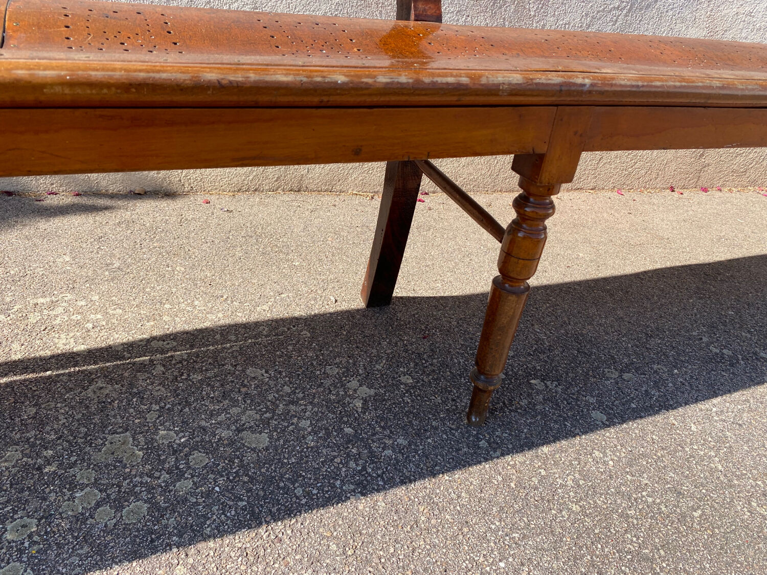 Vaucant bistro bench