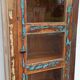Bibliothèque en bois coloré avec vitres