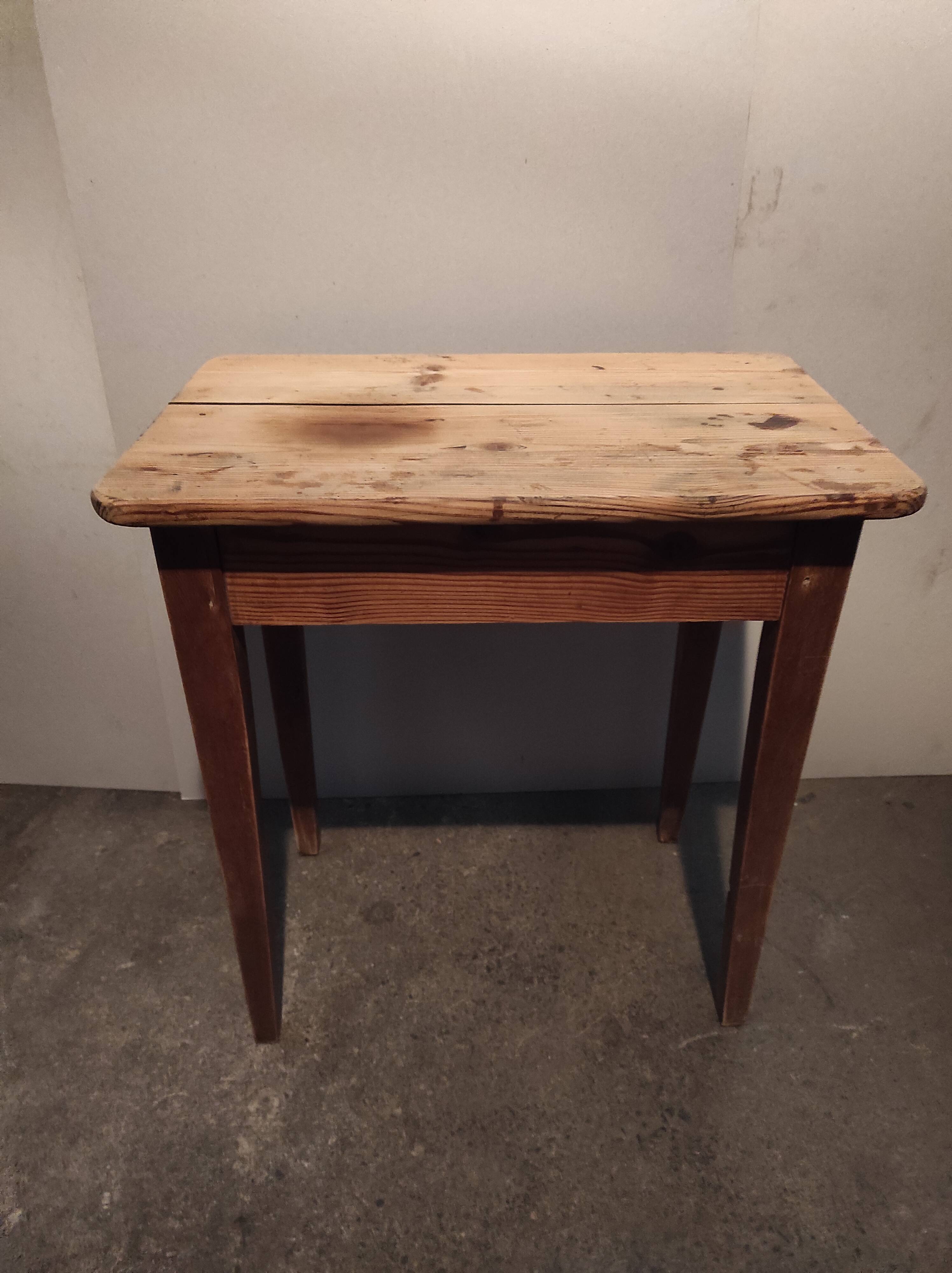 Farmhouse wooden table in fir and beech