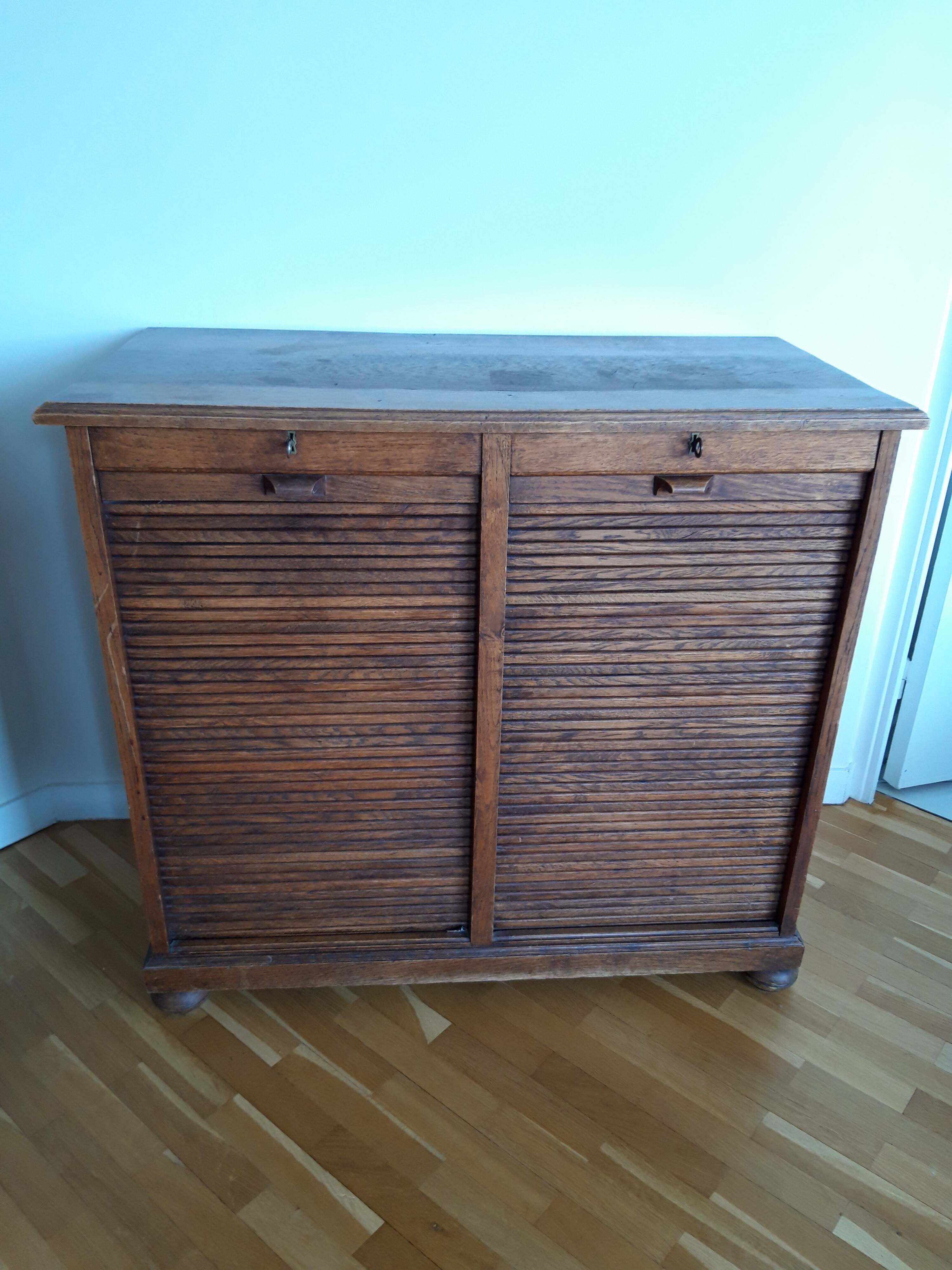 Furniture filing cabinet with double curtains