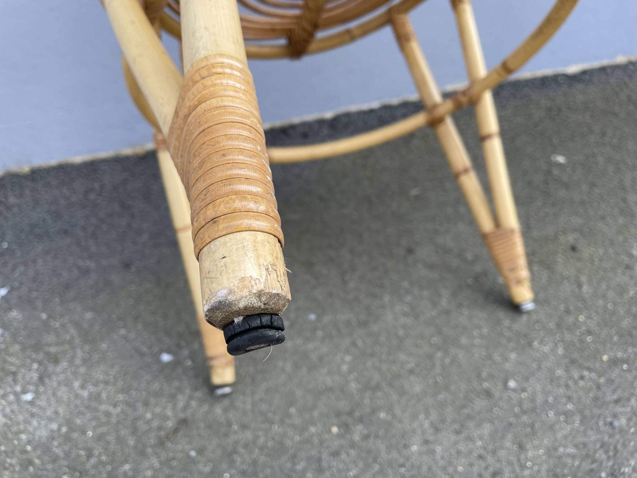 Chaises en rotin  à croisillons