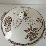 Soupière ancienne en terre de fer – décor "Marguerite", Grand Dépôt Paris