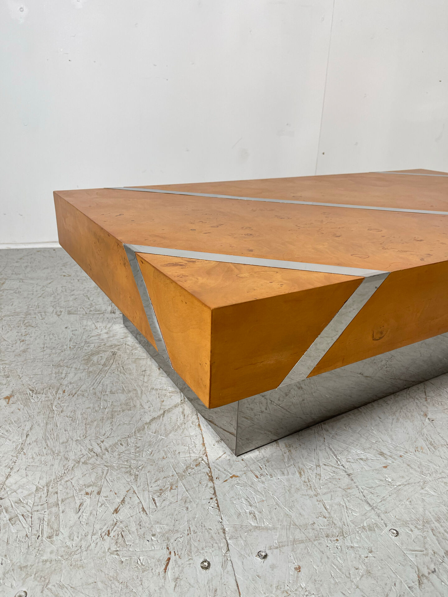 Table basse en loupe D’orme 1970