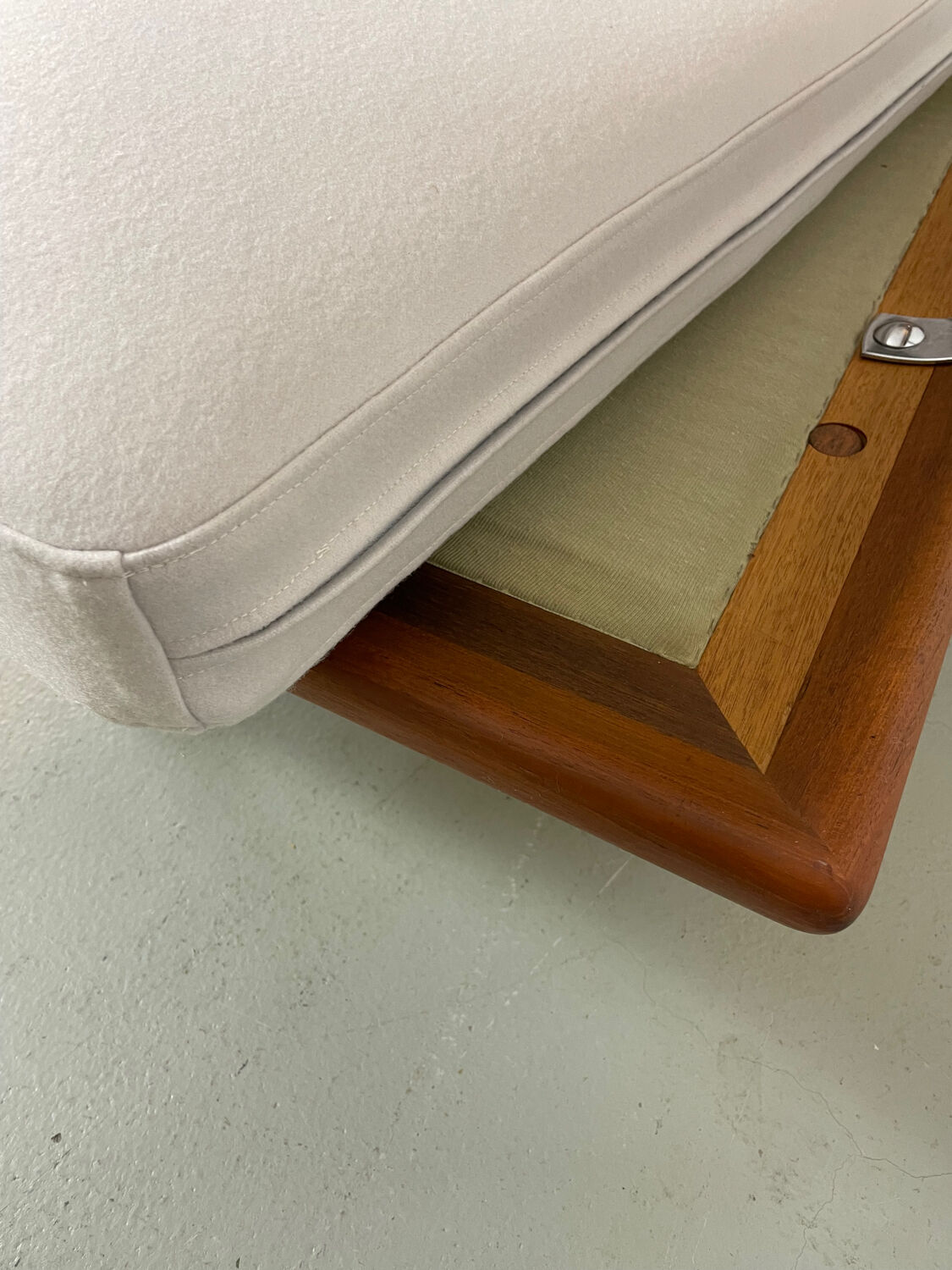 MidCentury 2-seater Model Minerva by Hvidt & Mølgaard