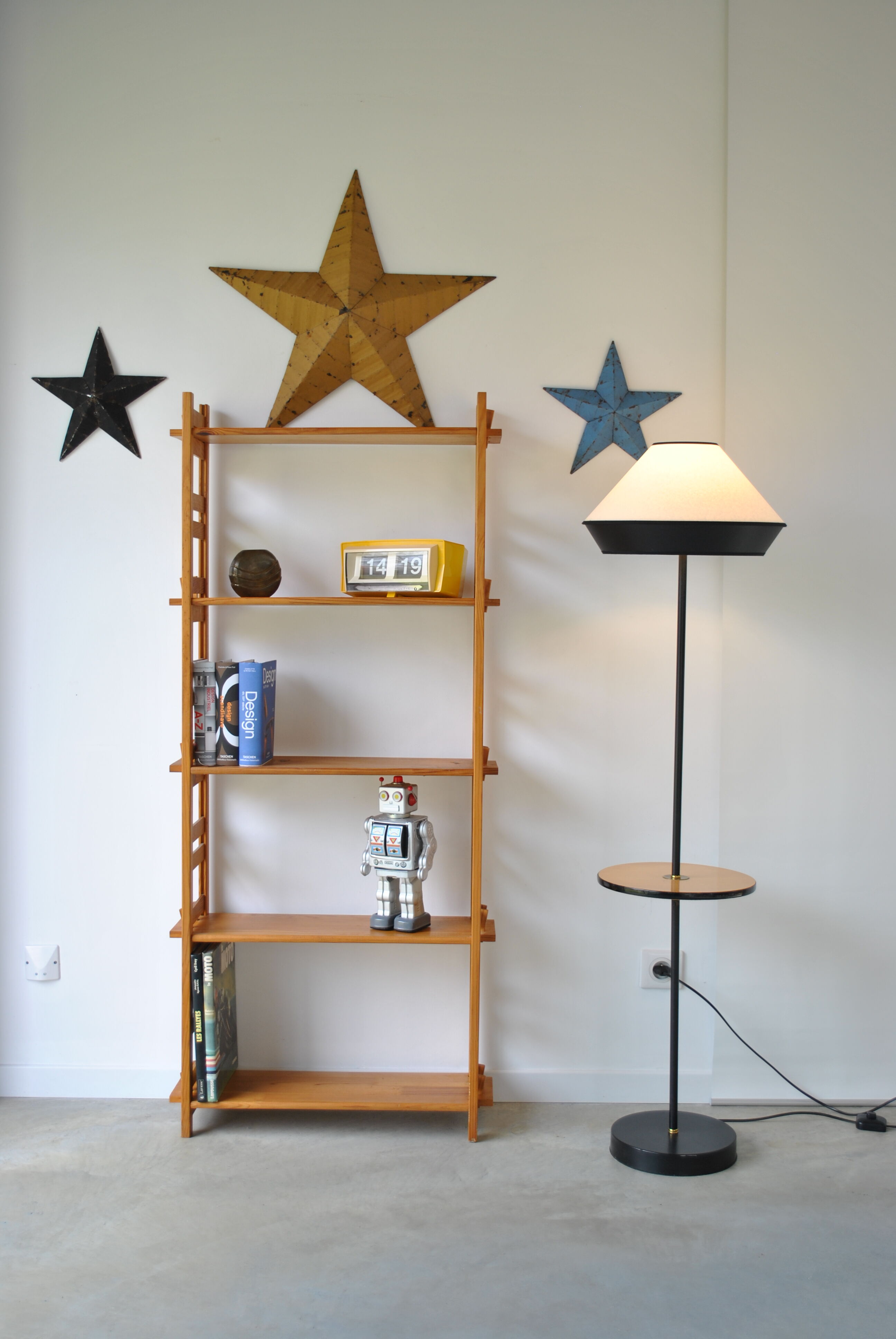 Vintage shelf to lay 1970