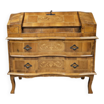 Curved, inlaid chest of drawers