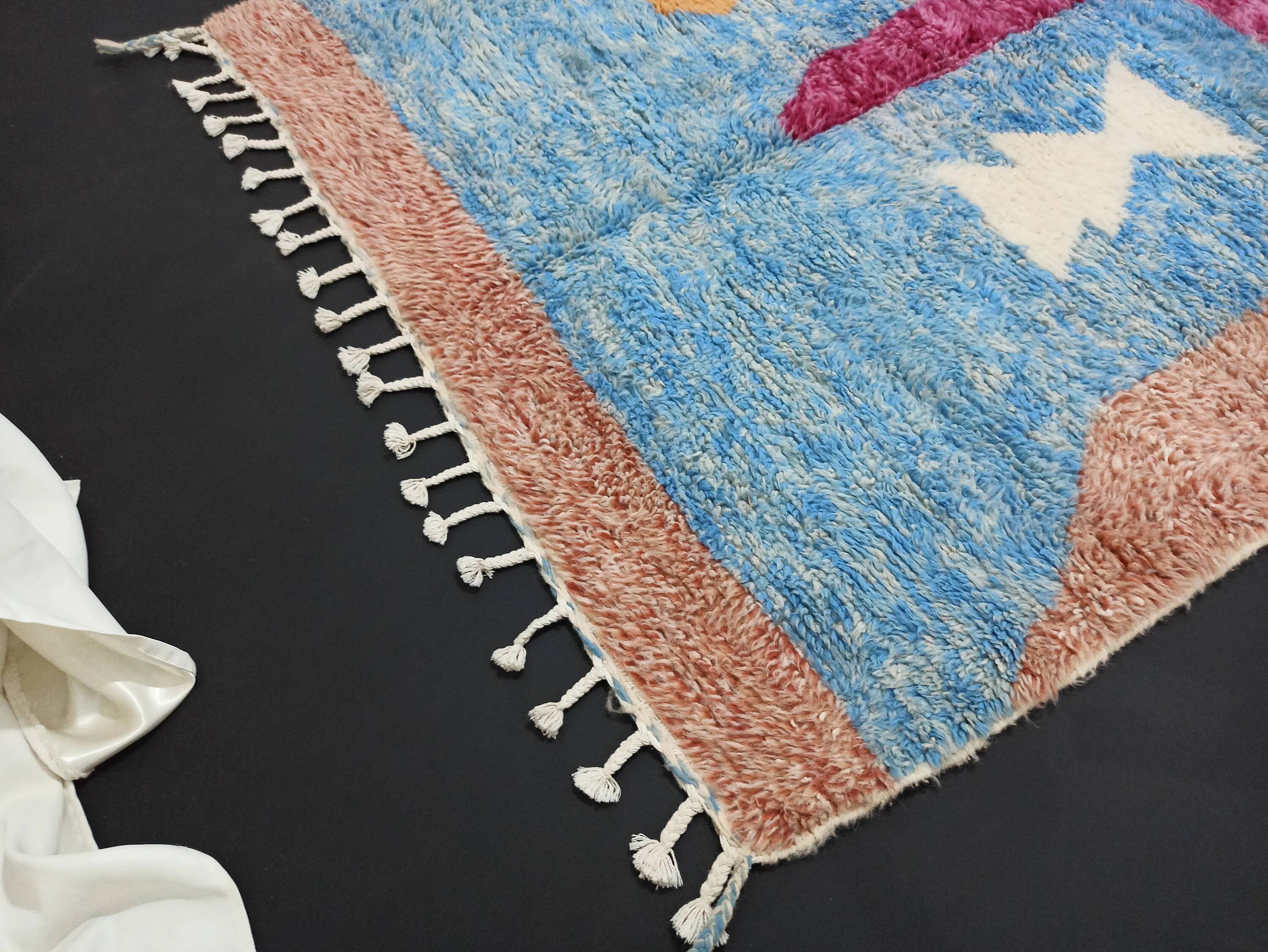 Handmade traditional carpet 250cm x 150cm Moroccan