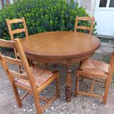 Table and 4 chairs + extension