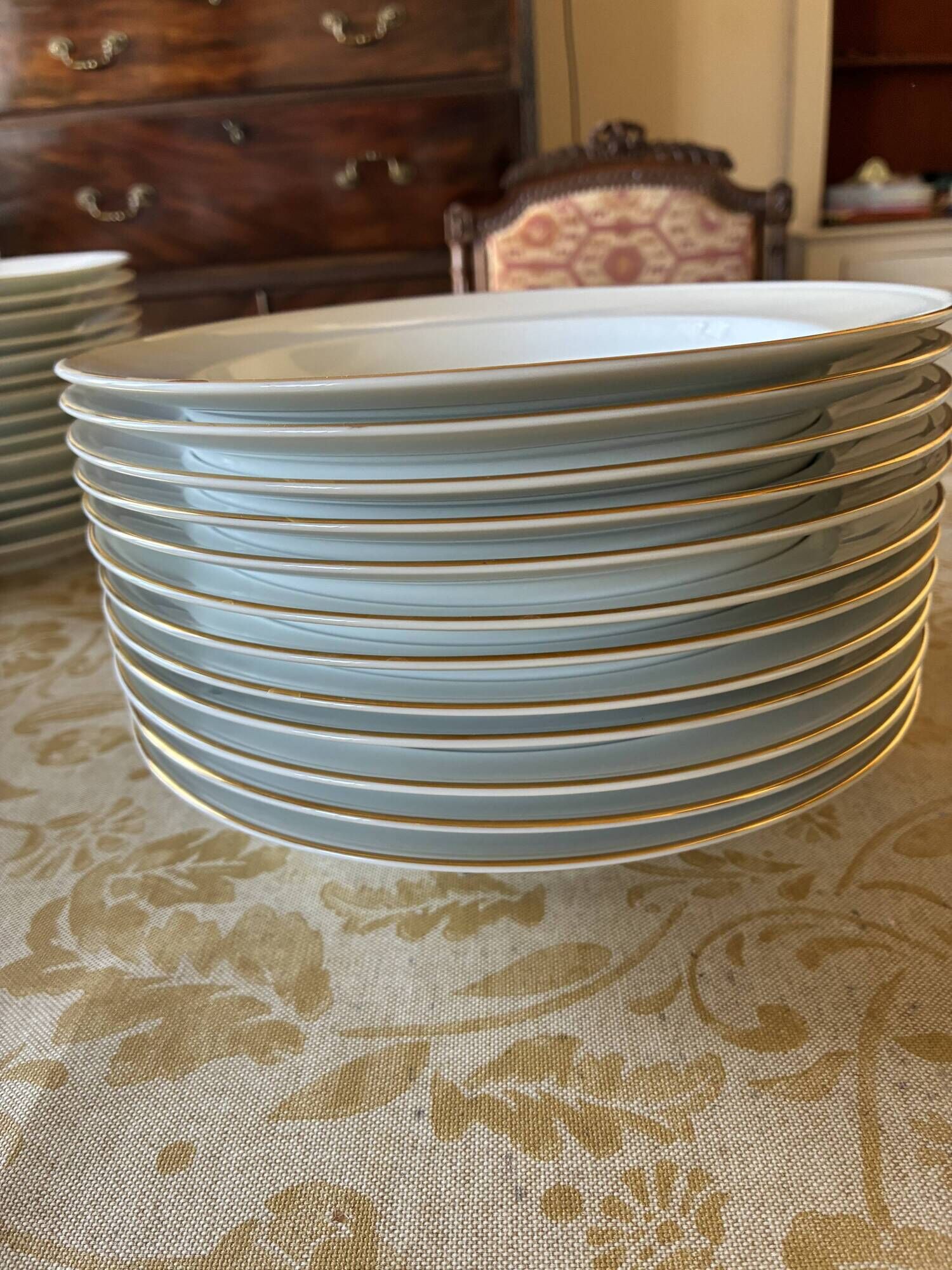 Service ancien de table en porcelaine de Limoges