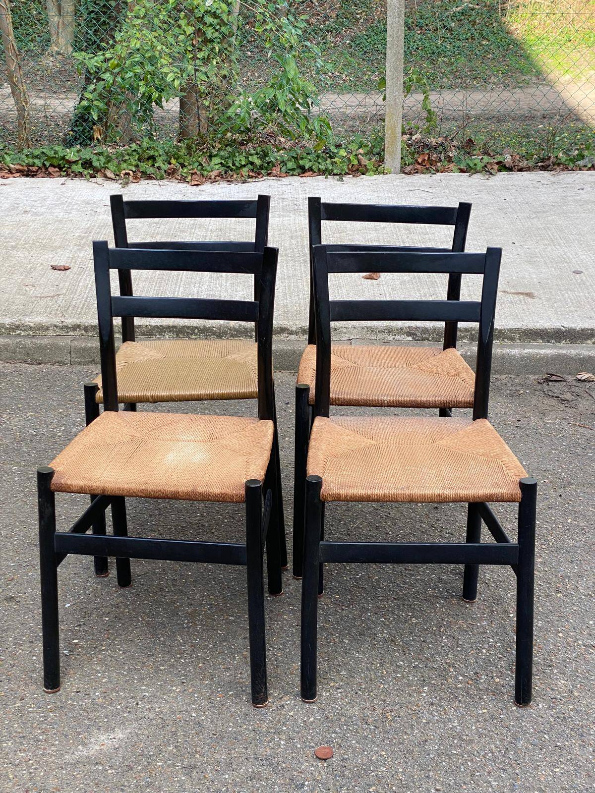 4 chaises scandinaves italiennes Gessef noires bois massif et cordage
