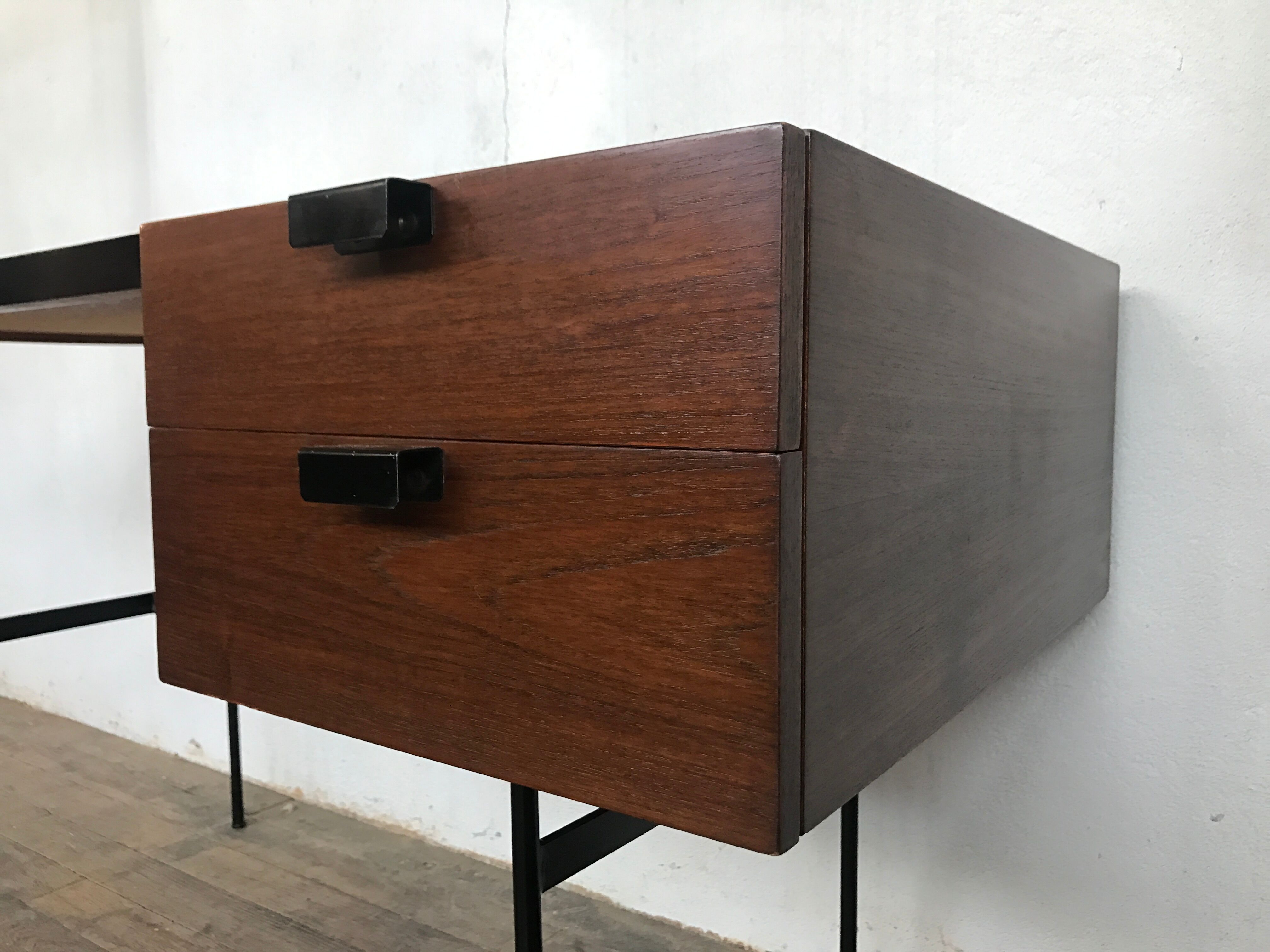 CM 141 desk by Pierre Paulin for Thonet 1950