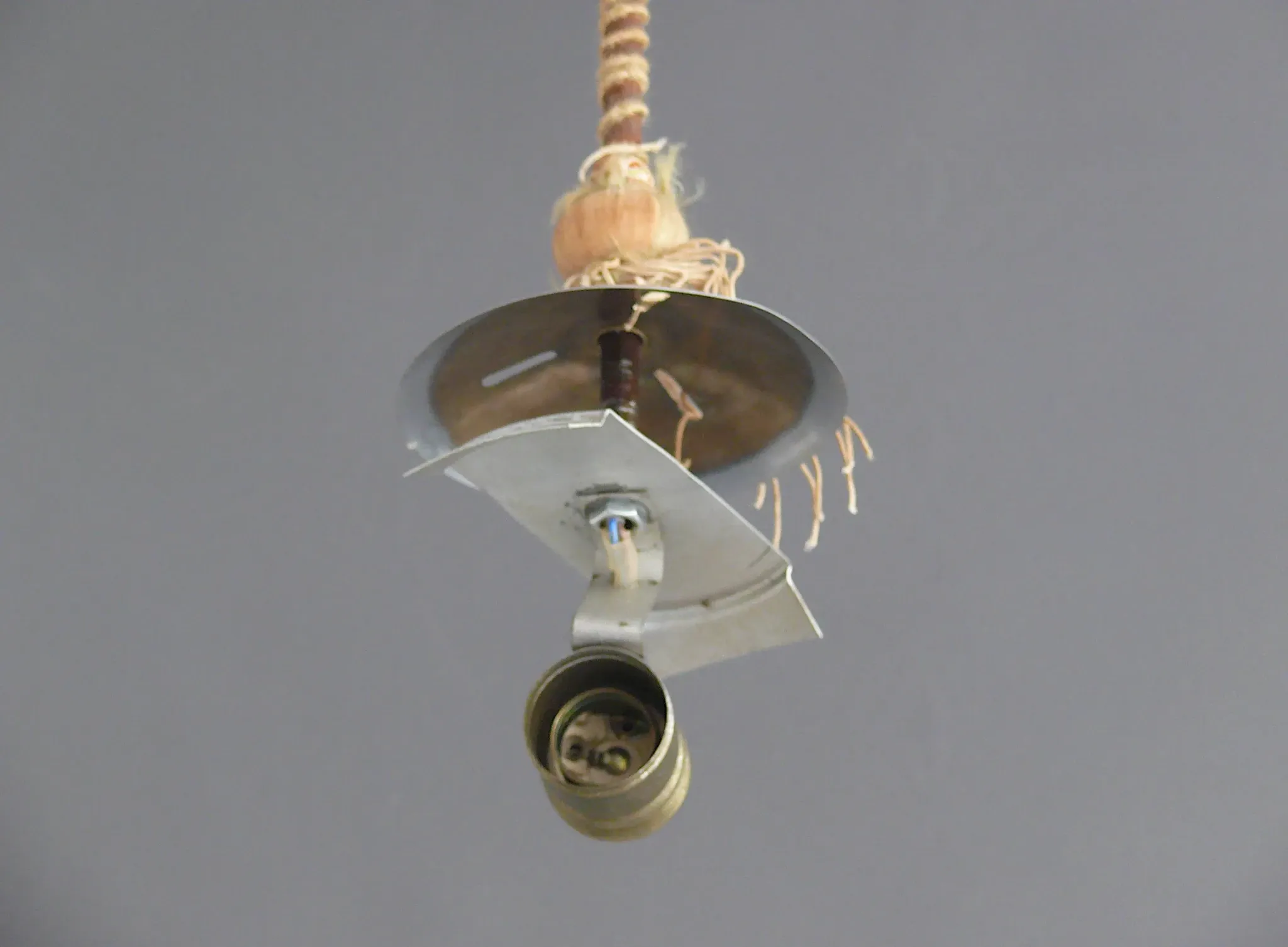Art Deco pendant light with coiled rod, marbled effect, metal and brass pendant - 1930s