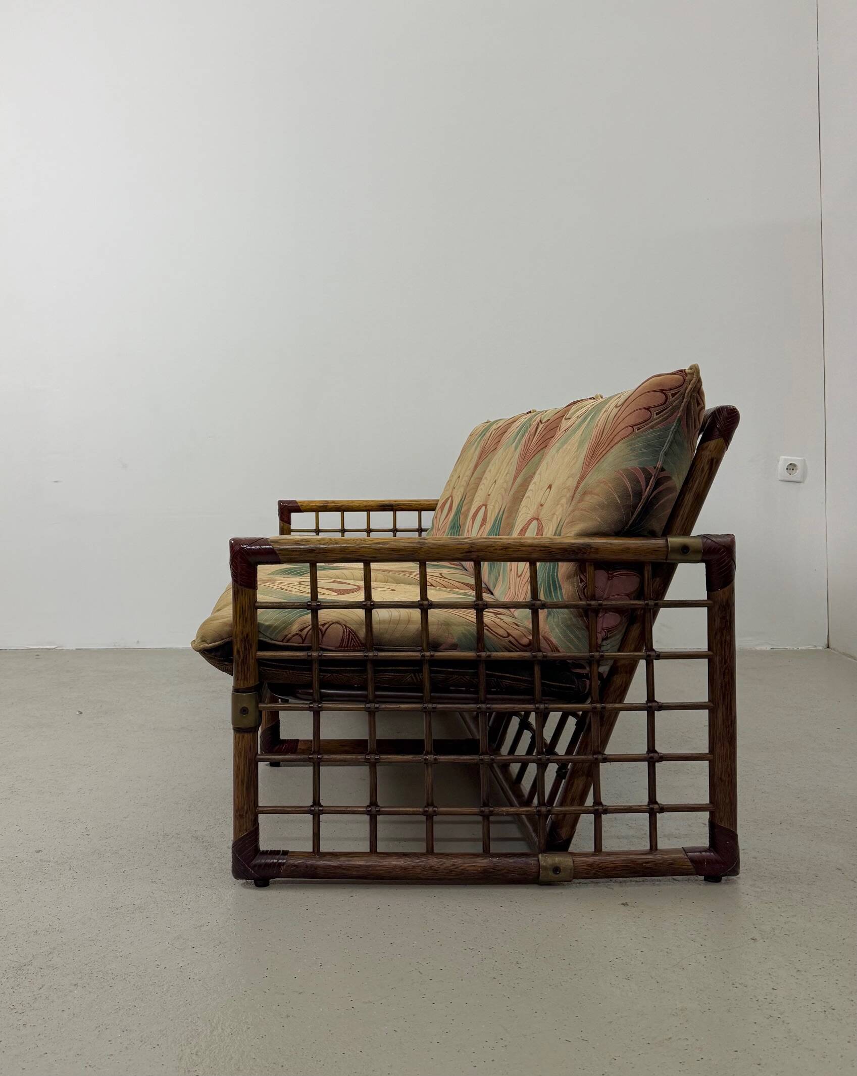 Canapé italien des années 1970 en bambou, rotin, laiton et tissu style Liberty