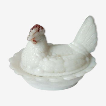 Bonbonniere en opaline de foire sucrier poule sur son nid