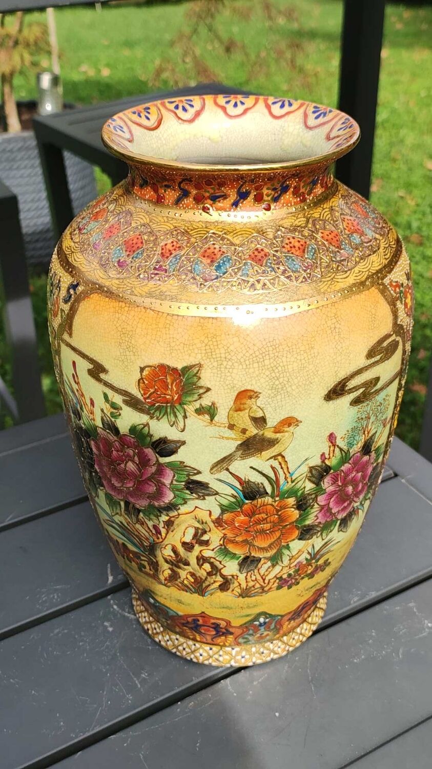 Vase signed Satsuma. Birds/Butterflies/floral patterns on a wild nature background. Gold highlights