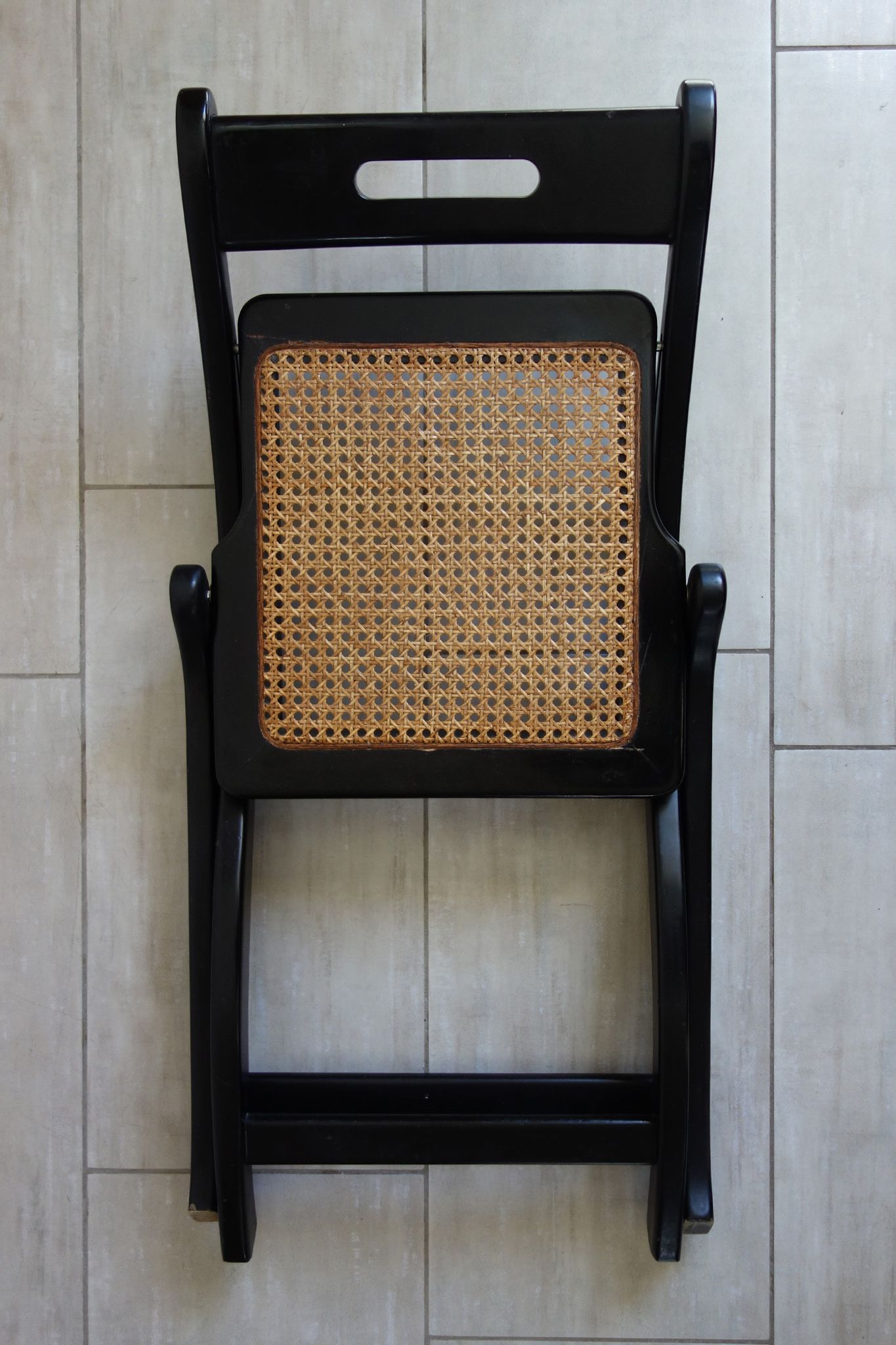 Chaise pliante cannée vintage