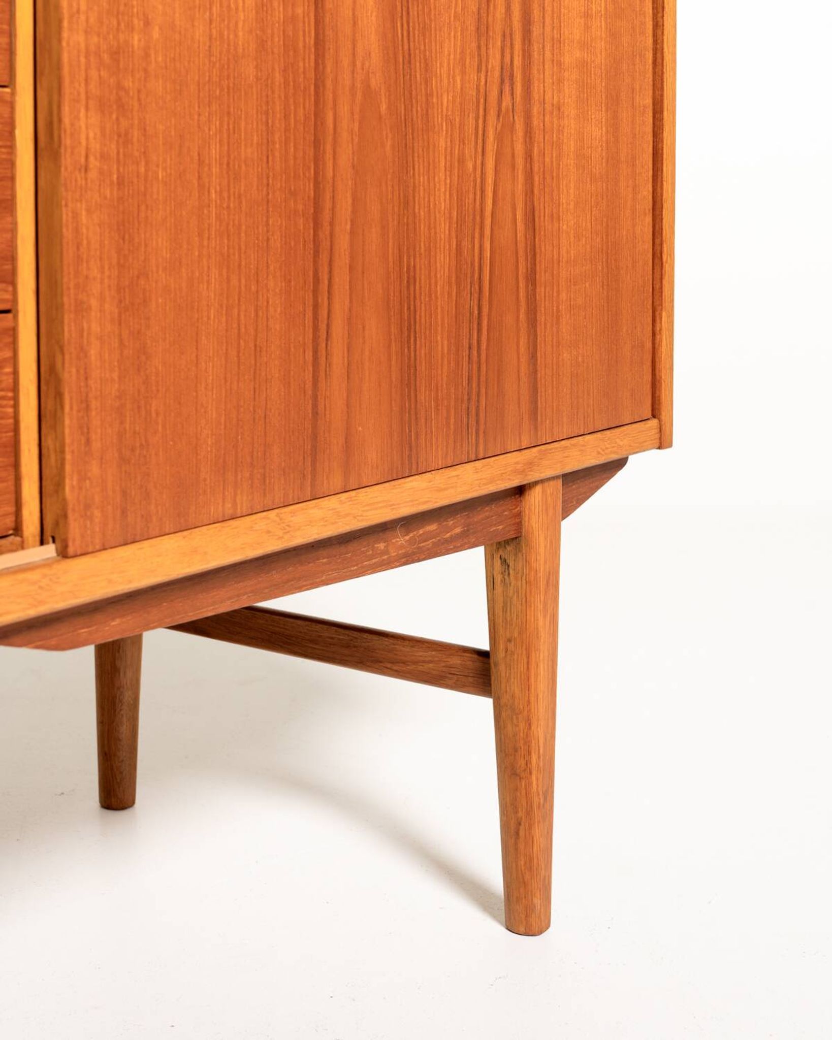 Buffet scandinave en teck et chêne, années 1960