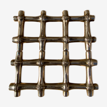 Silver metal trivet Leonard square extendable format