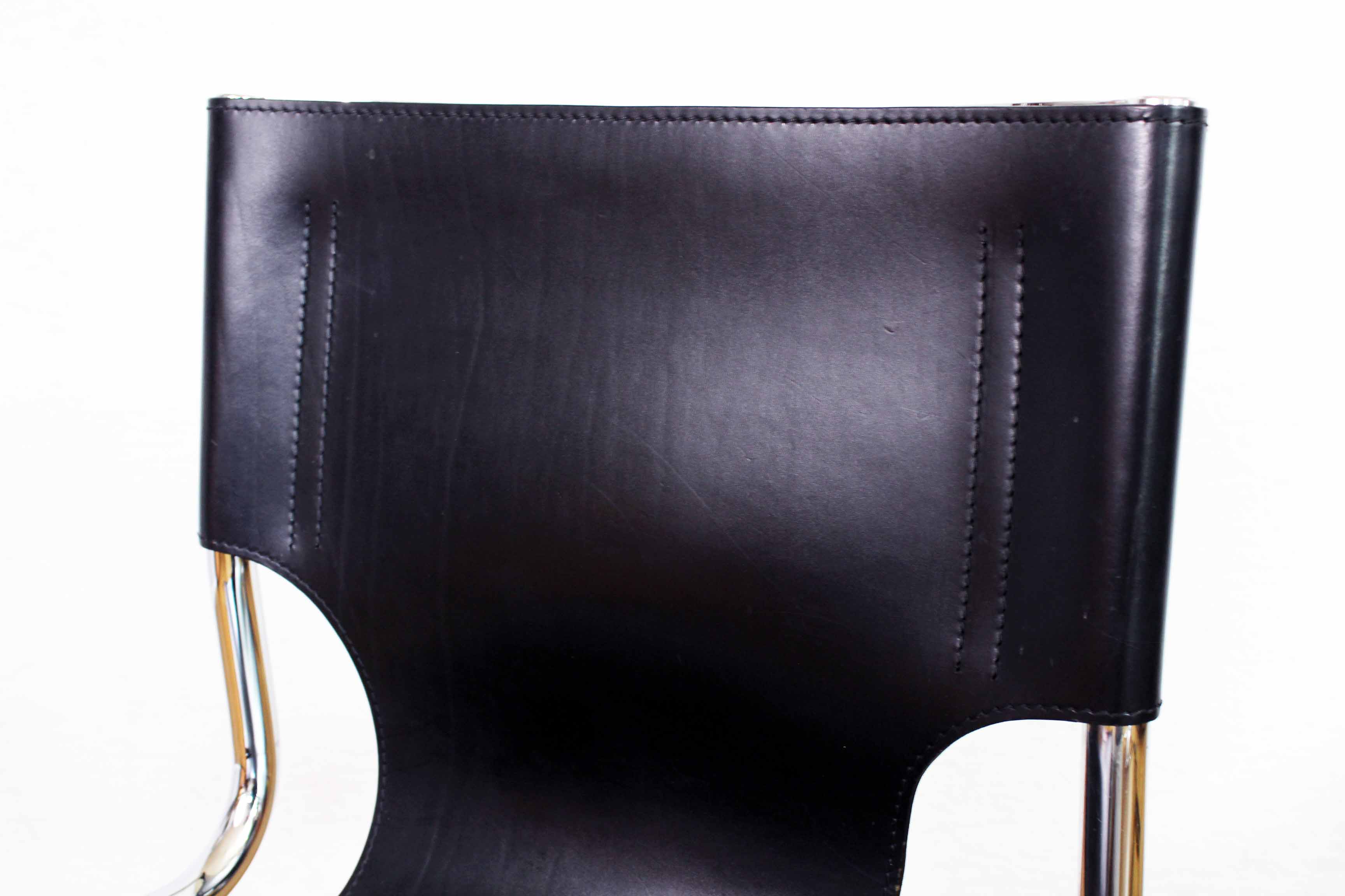 Set de 4 chaises style Bauhaus fabriqué en Italie