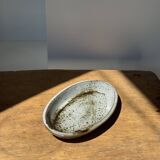 Petit plat ovale en céramique mouchetée glacée L23