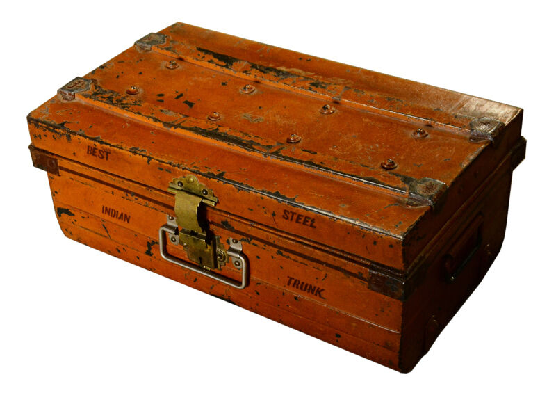 Malle Métal Laqué Pierre Henry 90x37x50cm - Avec Roulettes, Tringles Et Cadenas - Rangement Solide