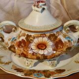 Soupiere center of table in earthenware