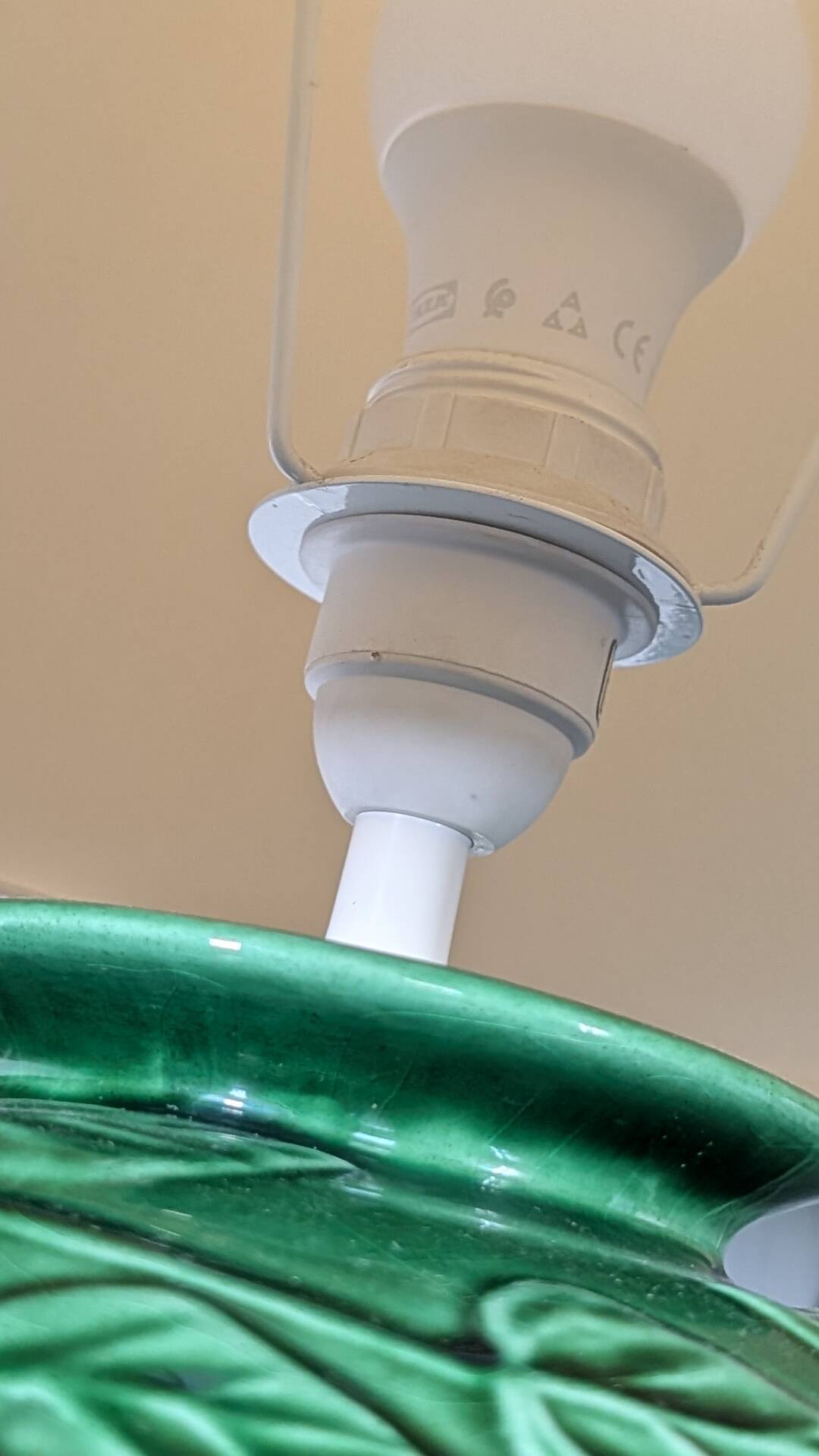 Green ceramic lamp with ivy decoration 70-80