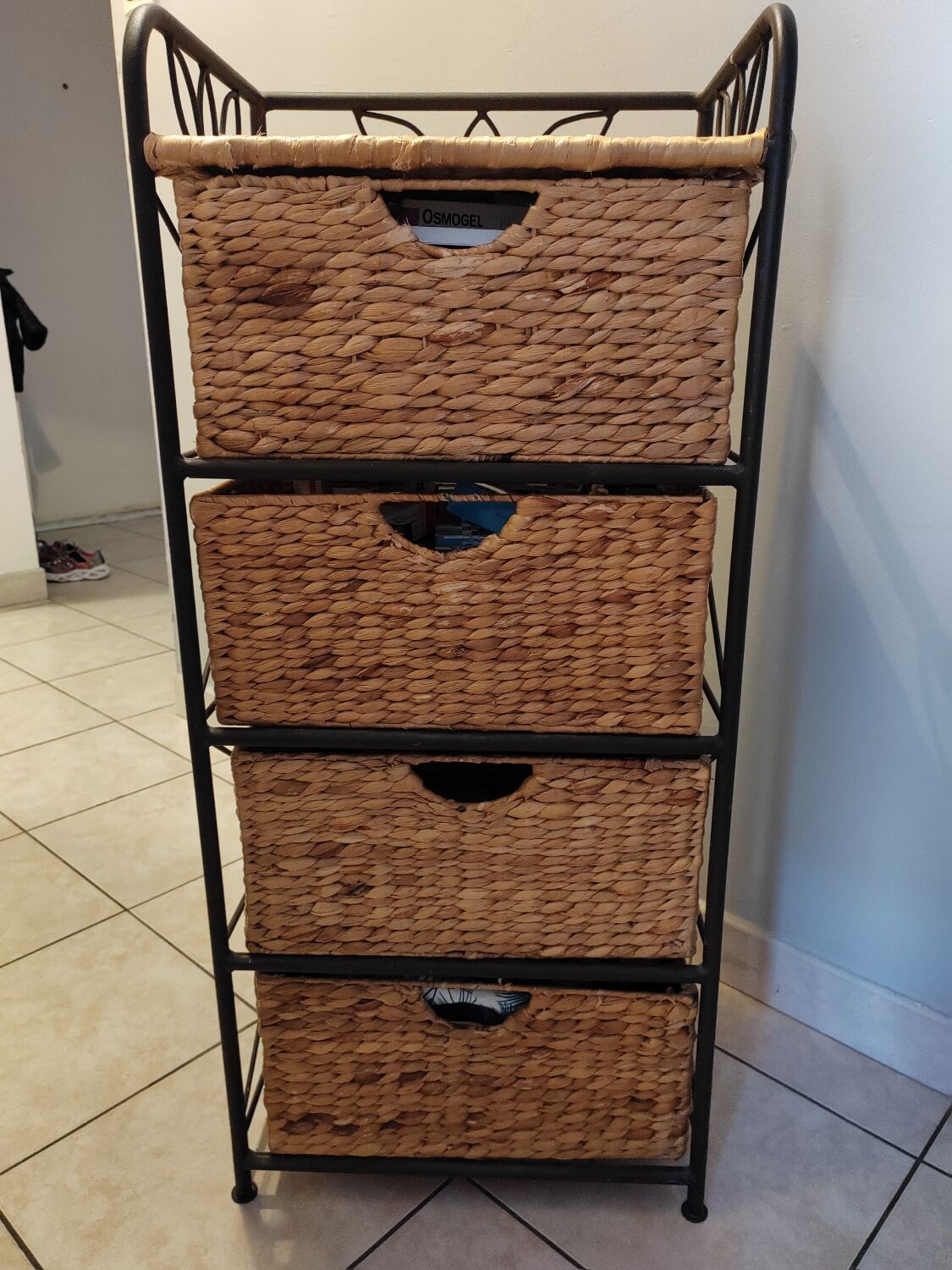 Storage cabinet