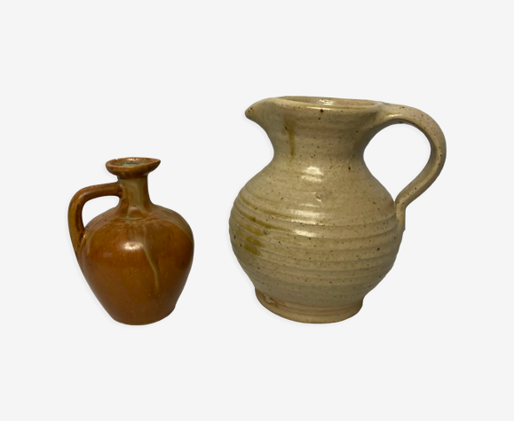 Lot deux anciens pichets en grès de la Borne XXème