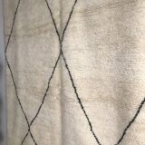 Moroccan Berber carpet Beni Ouarain with large black diamonds 2,96x2.03m
