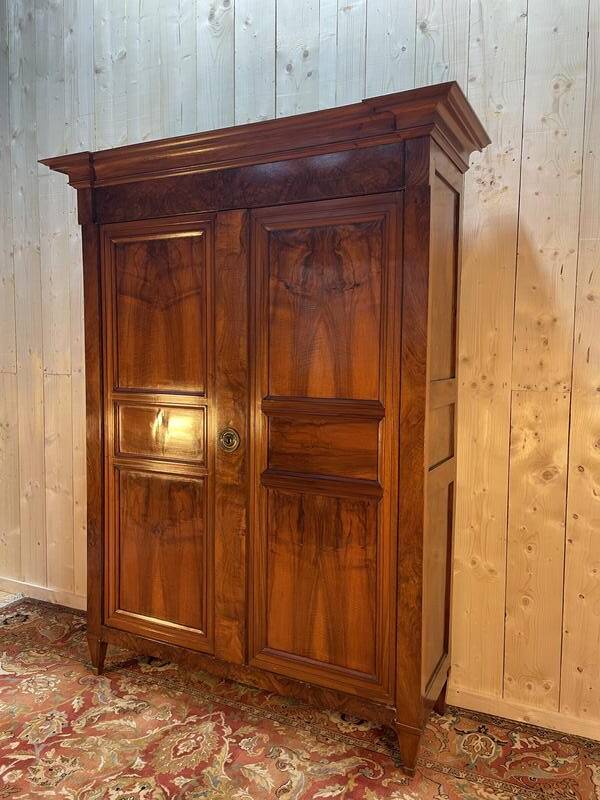 Armoire en noyer et chêne Louis XVI - Directoire
