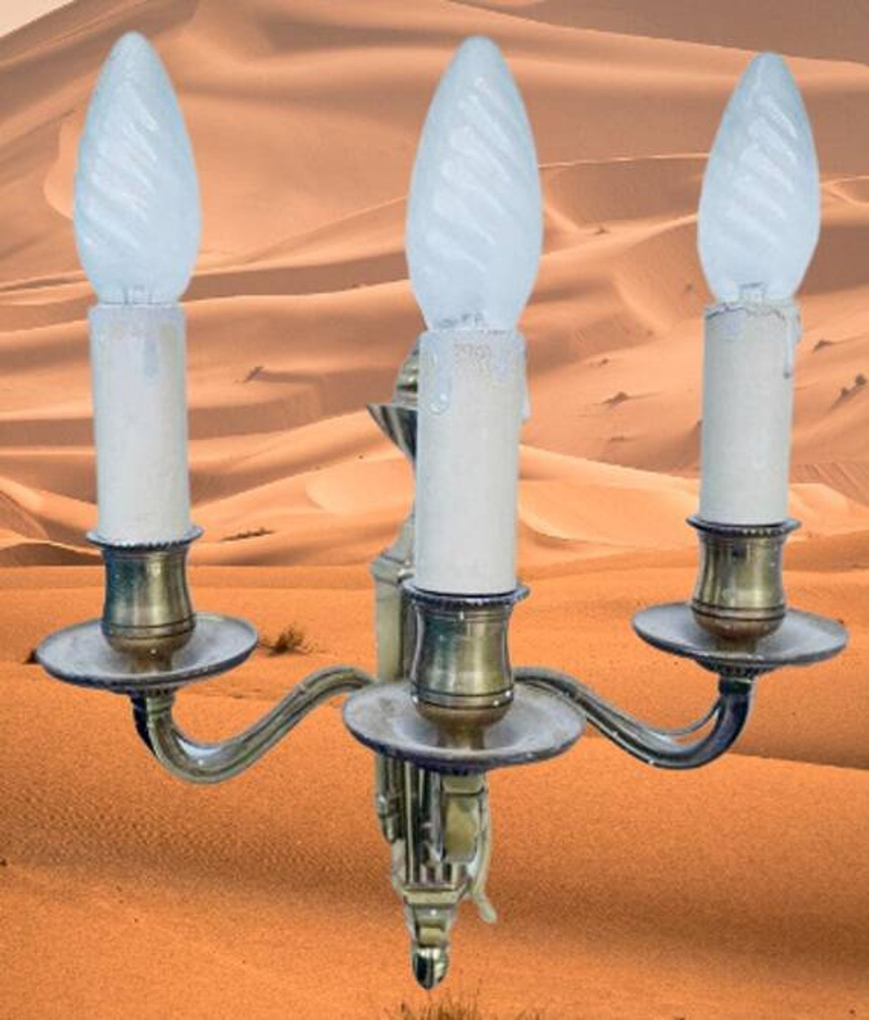 Antique wall sconce with 3 arms in gilded bronze, Louis XVI style.