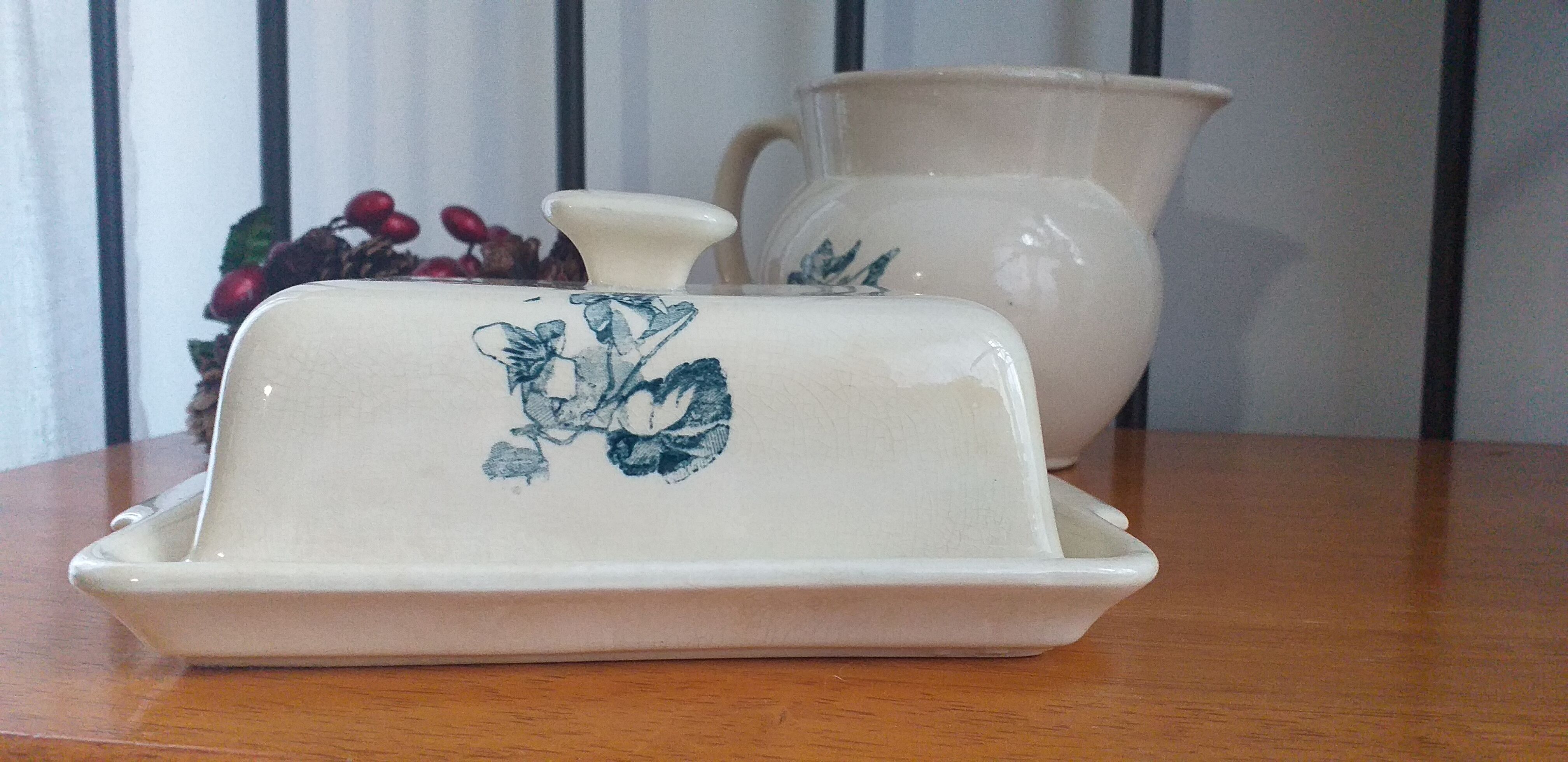 Porcelain butter maker Villeroy and Boch