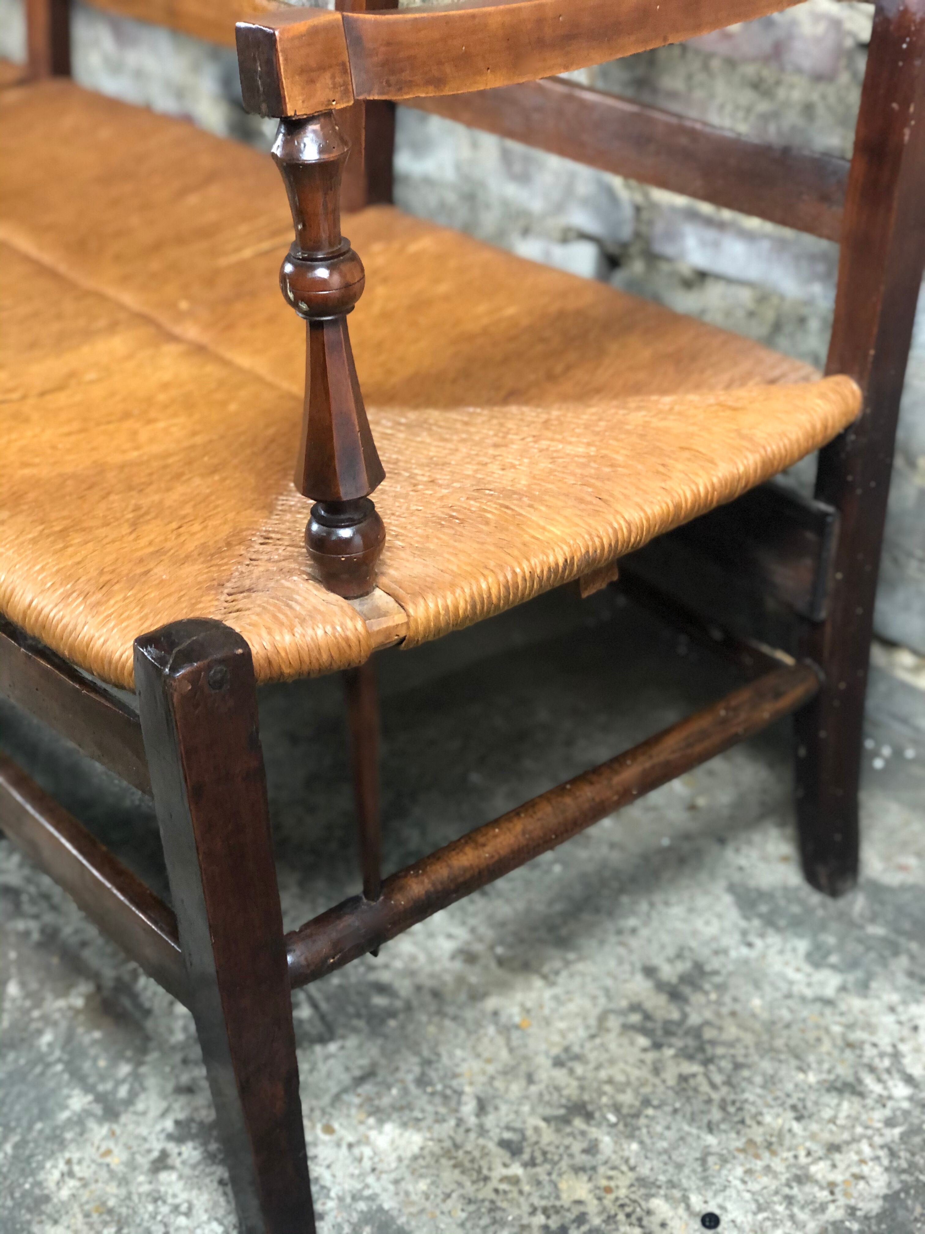 Mulched bench Provençal oak and walnut in late 18th century
